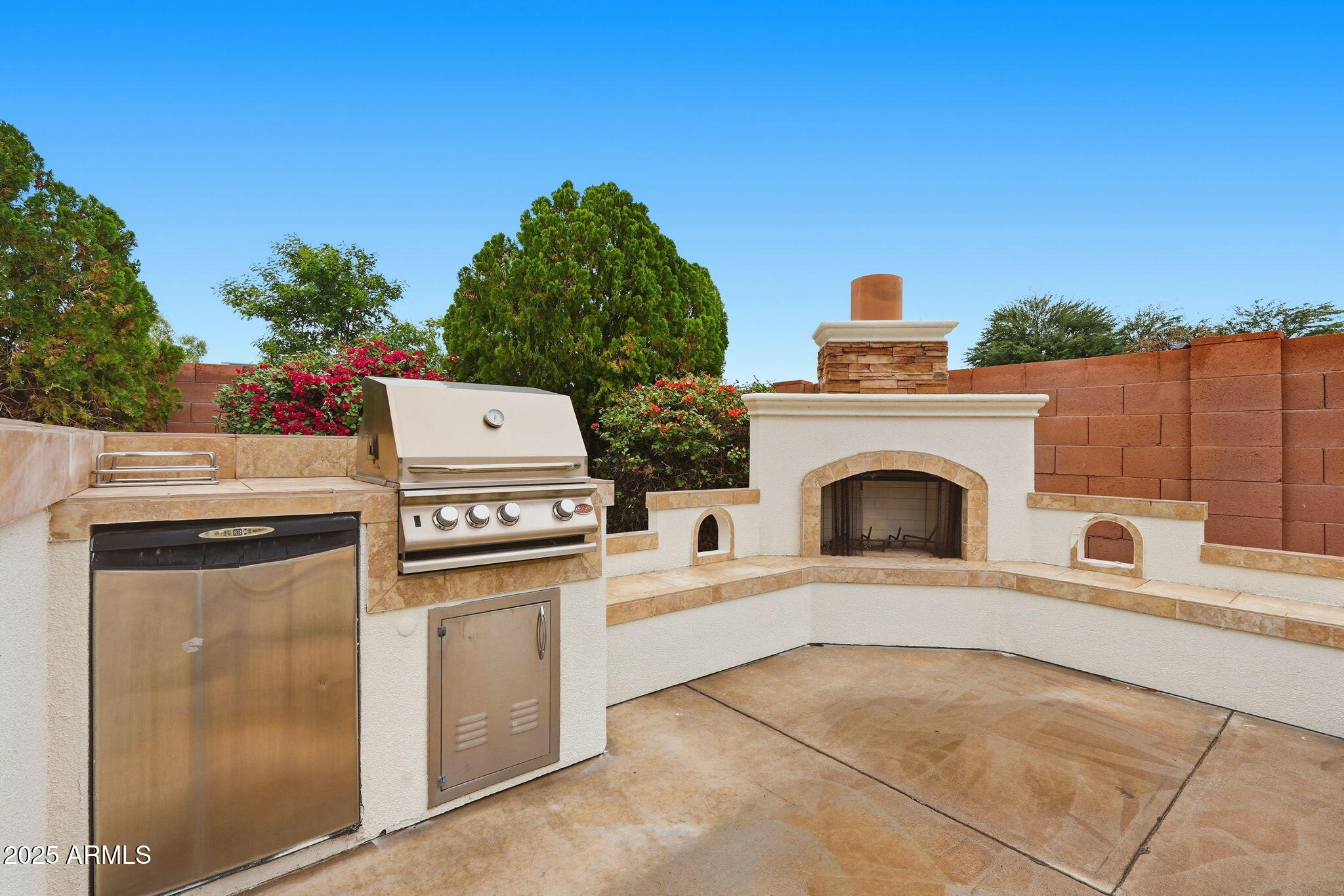 2624 E ANDERSON Drive