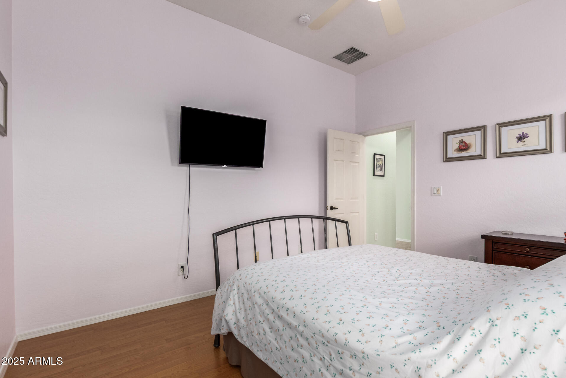 41819 N IRON HORSE Court