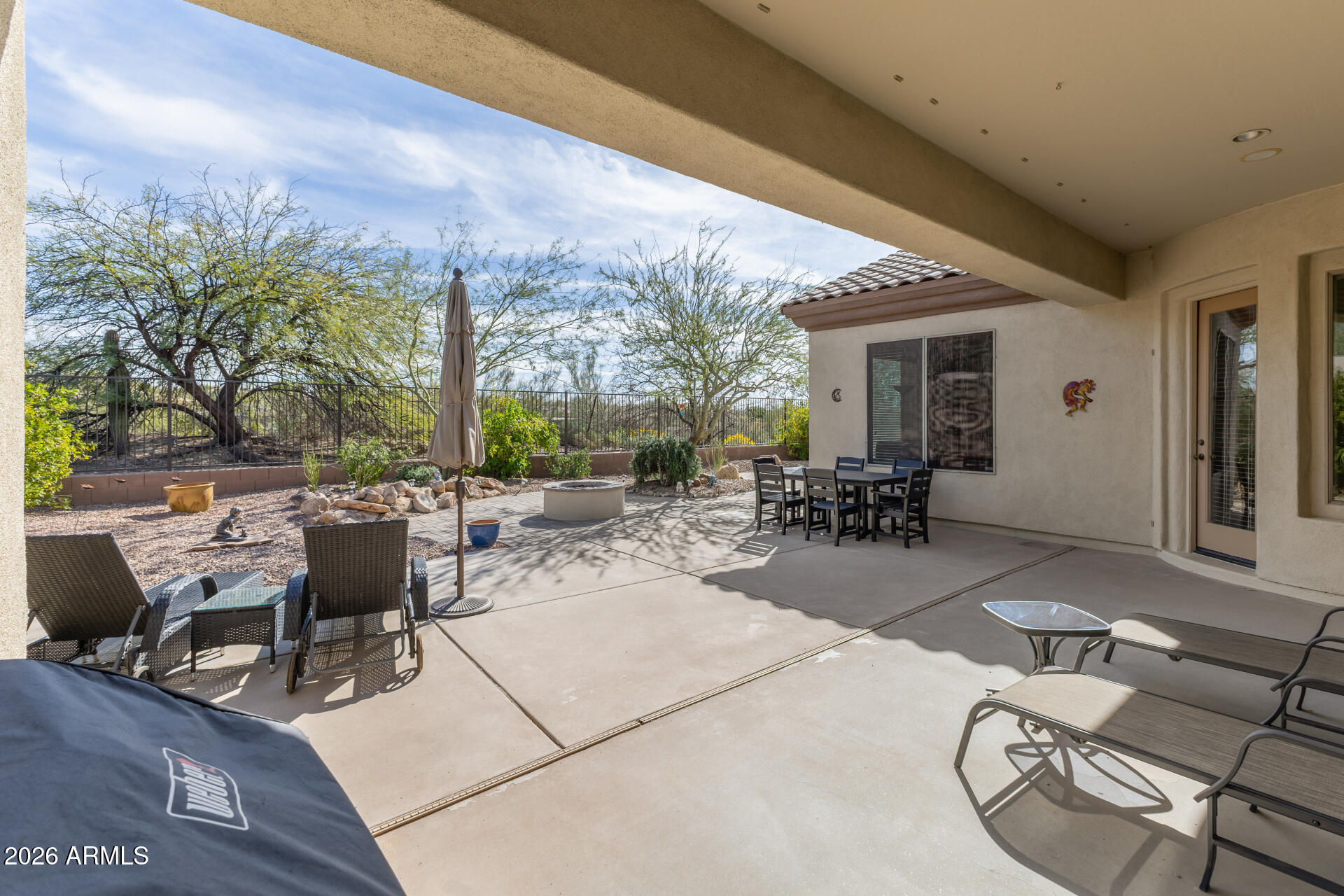 41819 N IRON HORSE Court