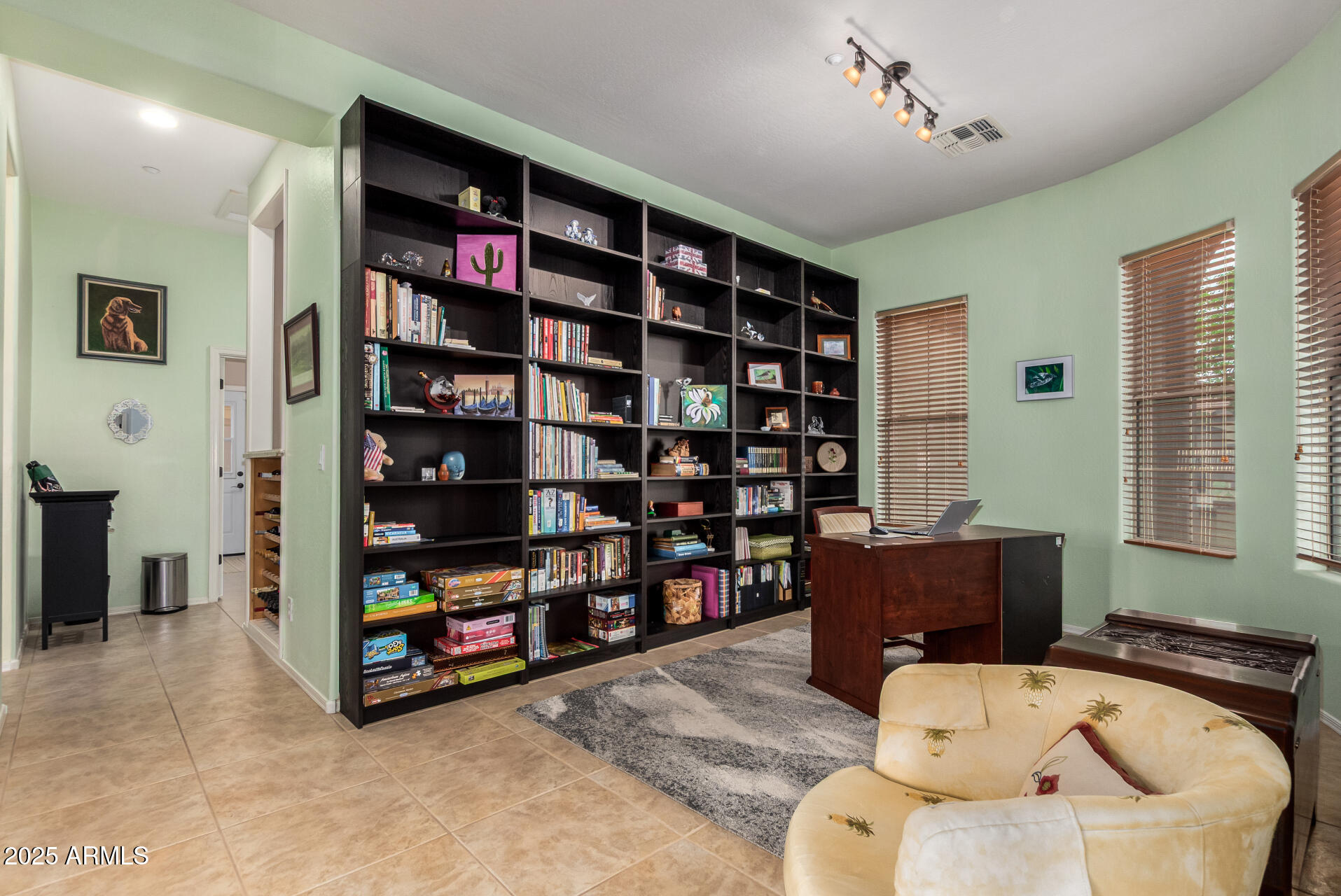 41819 N IRON HORSE Court