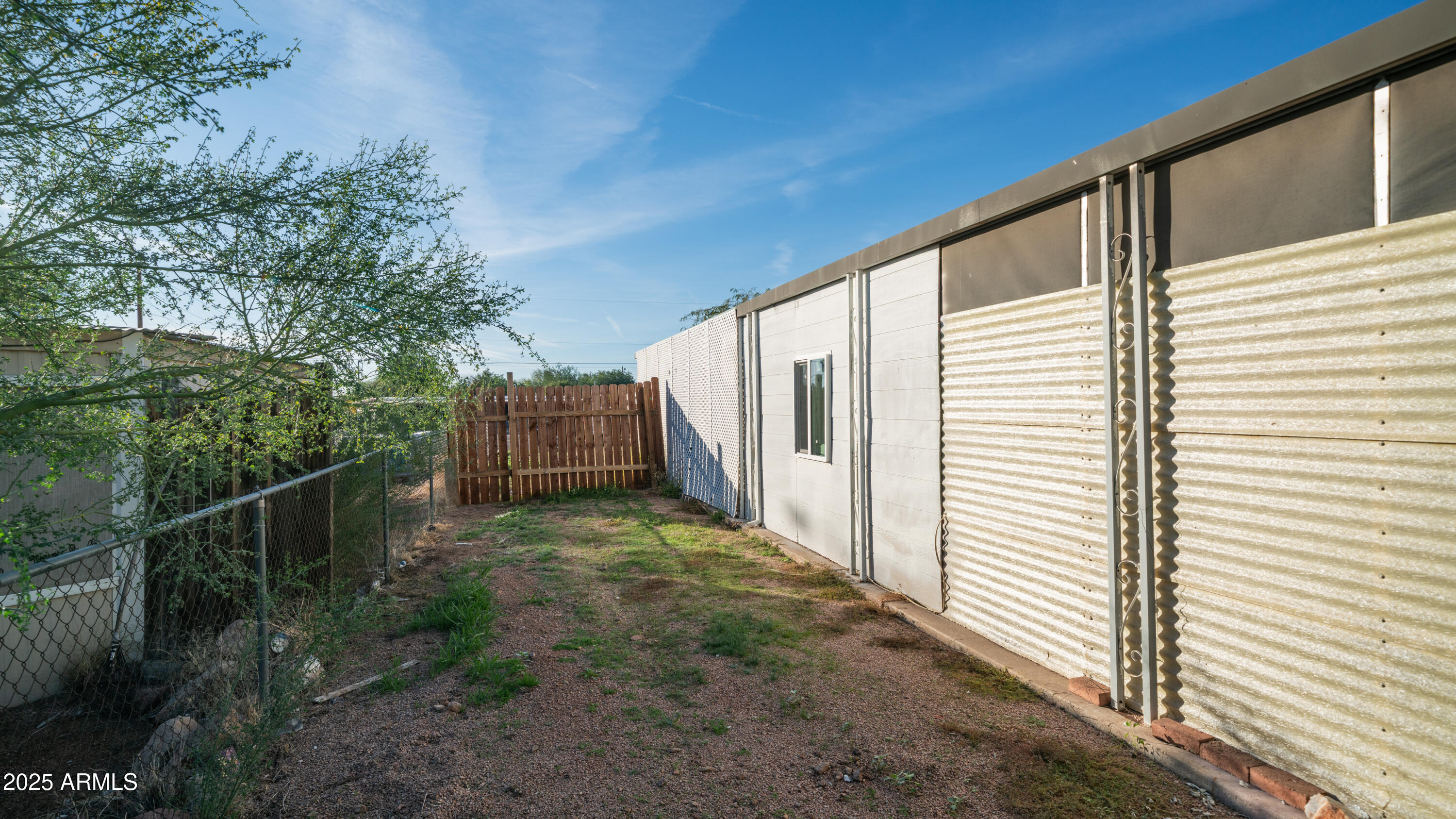 2359 S TOMAHAWK Road