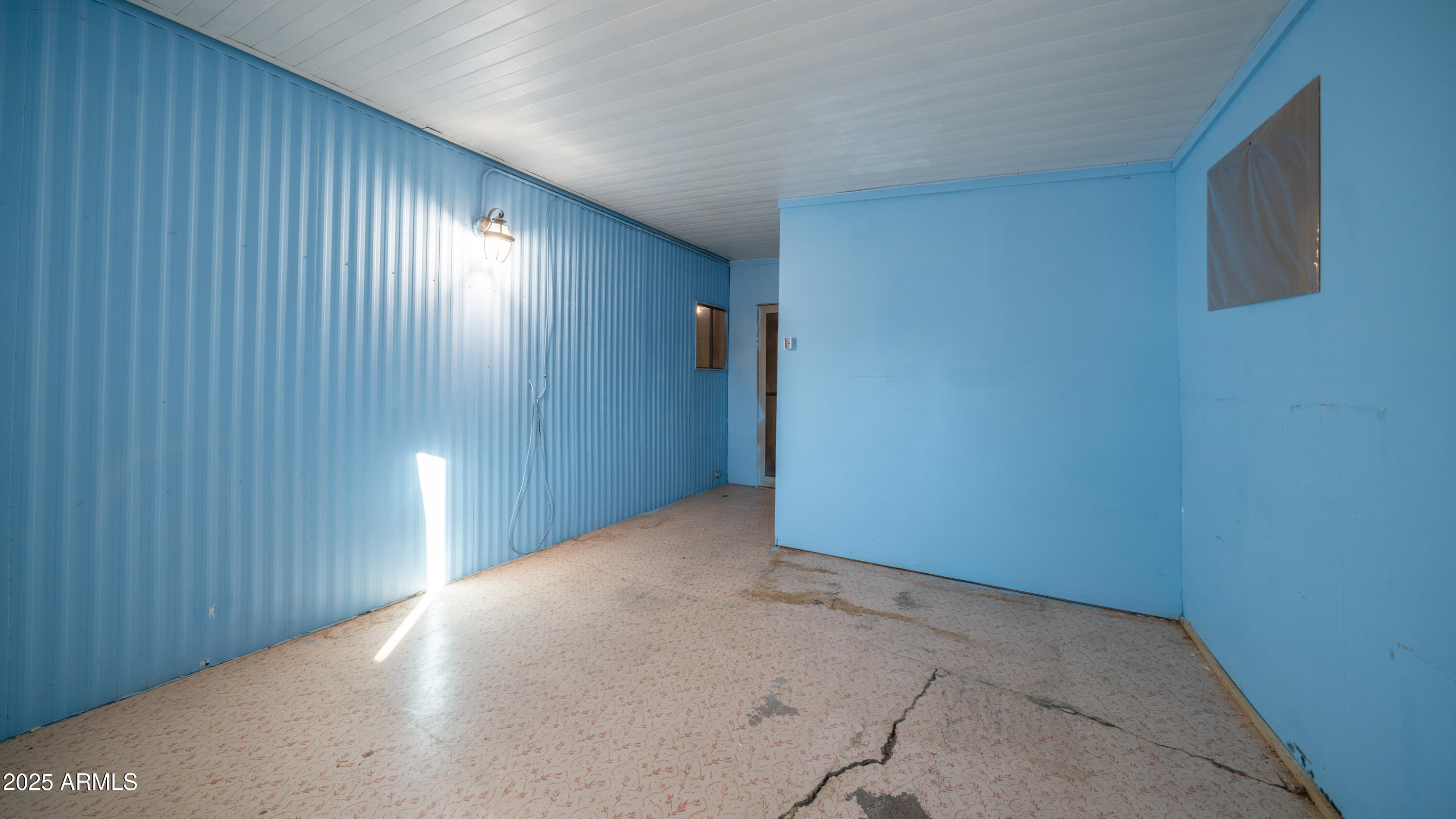 2359 S TOMAHAWK Road