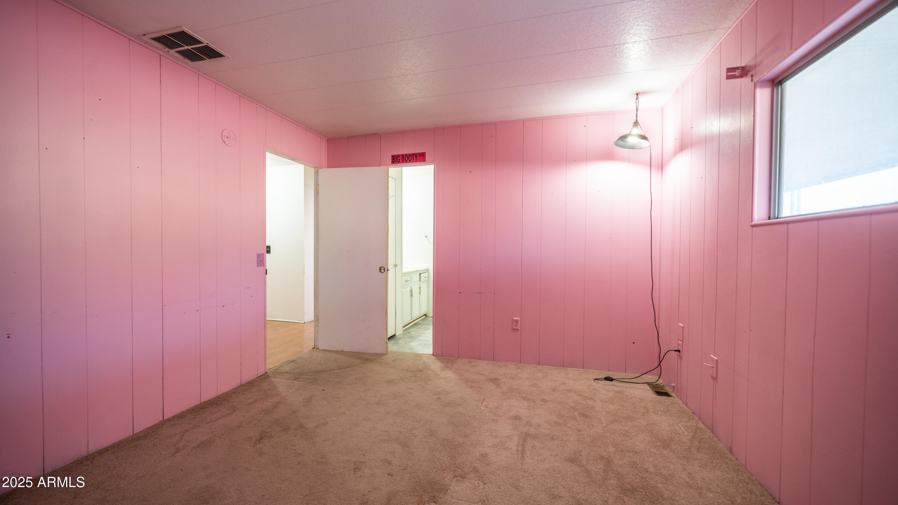 2359 S TOMAHAWK Road