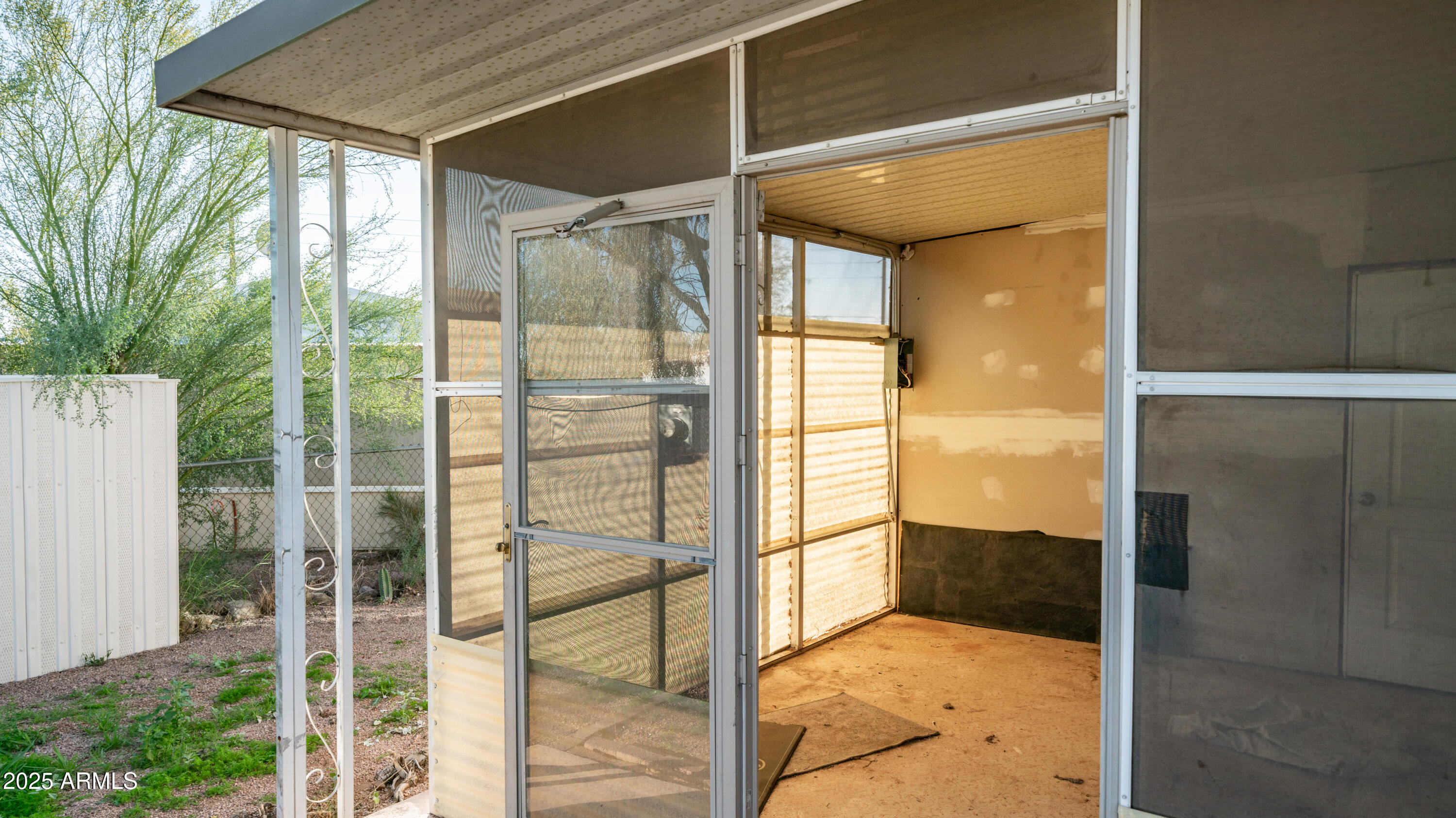 2359 S TOMAHAWK Road