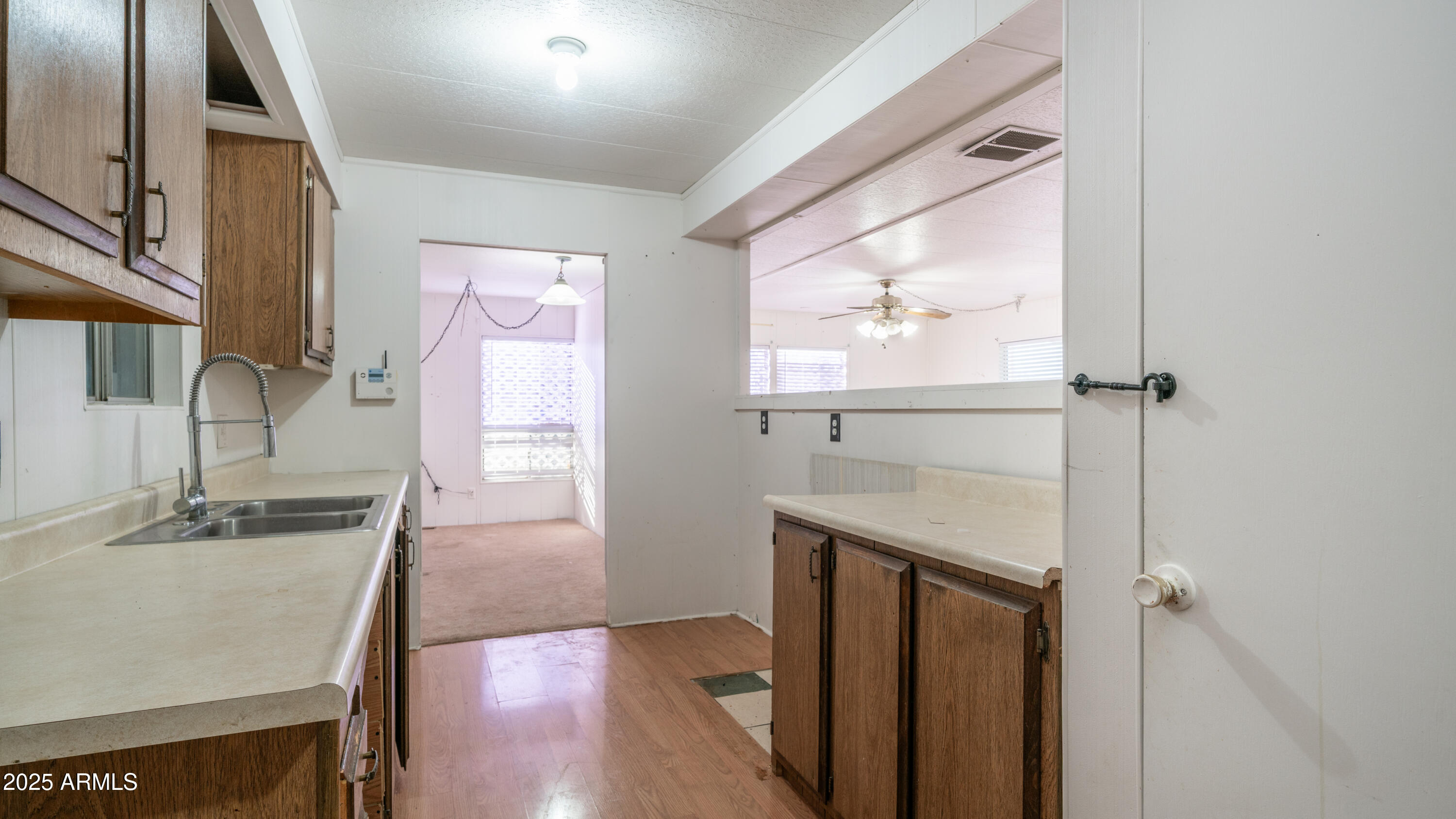 2359 S TOMAHAWK Road