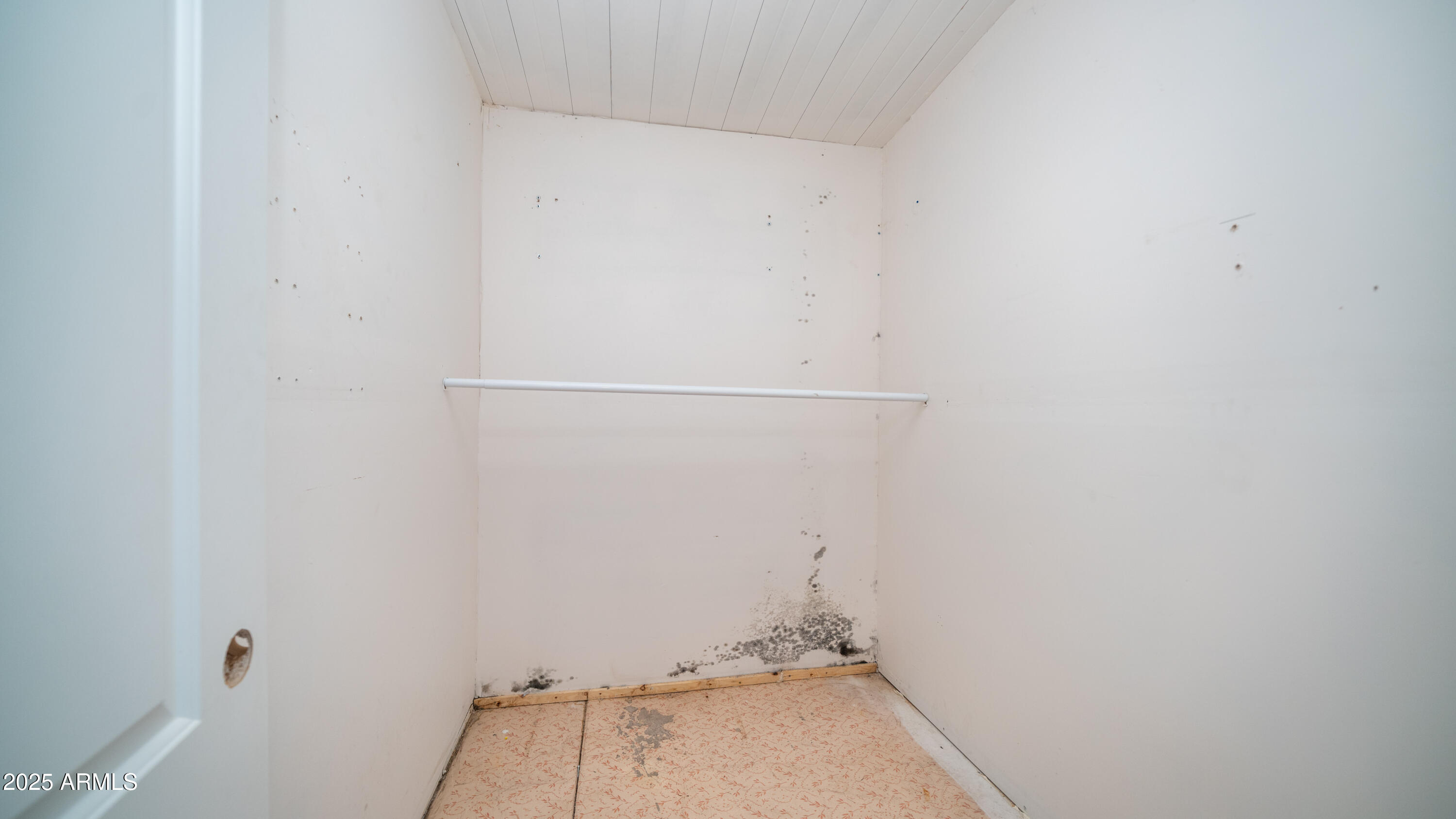 2359 S TOMAHAWK Road