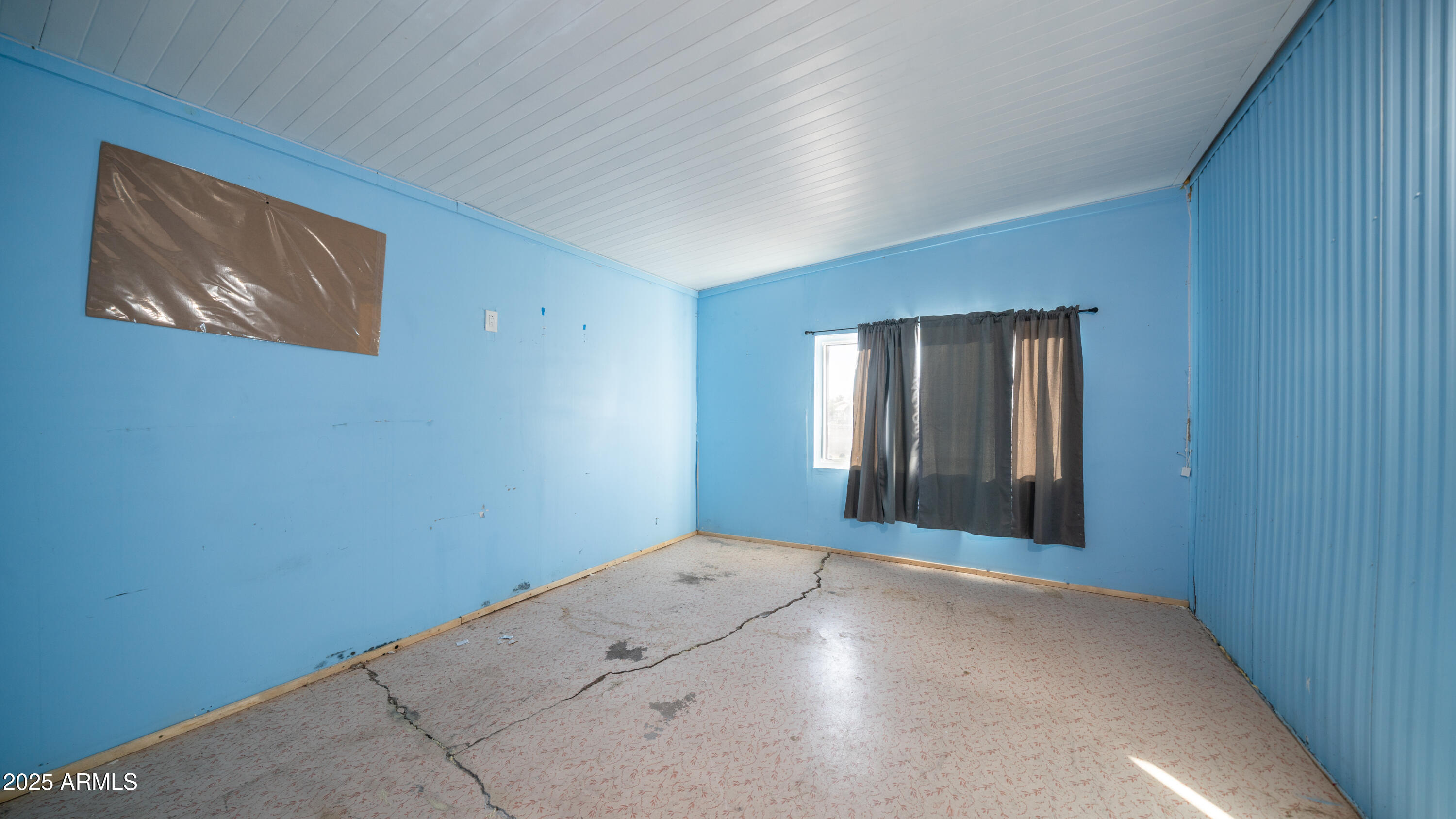 2359 S TOMAHAWK Road