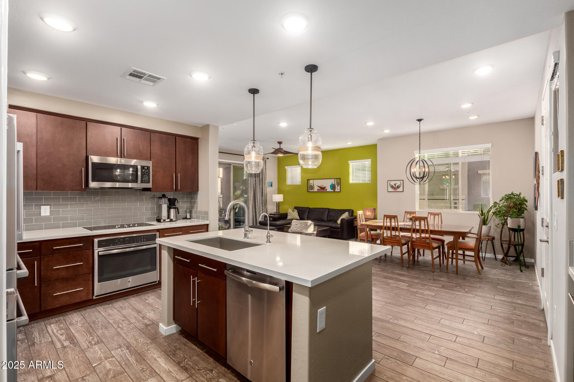 250 W QUEEN CREEK Road 130