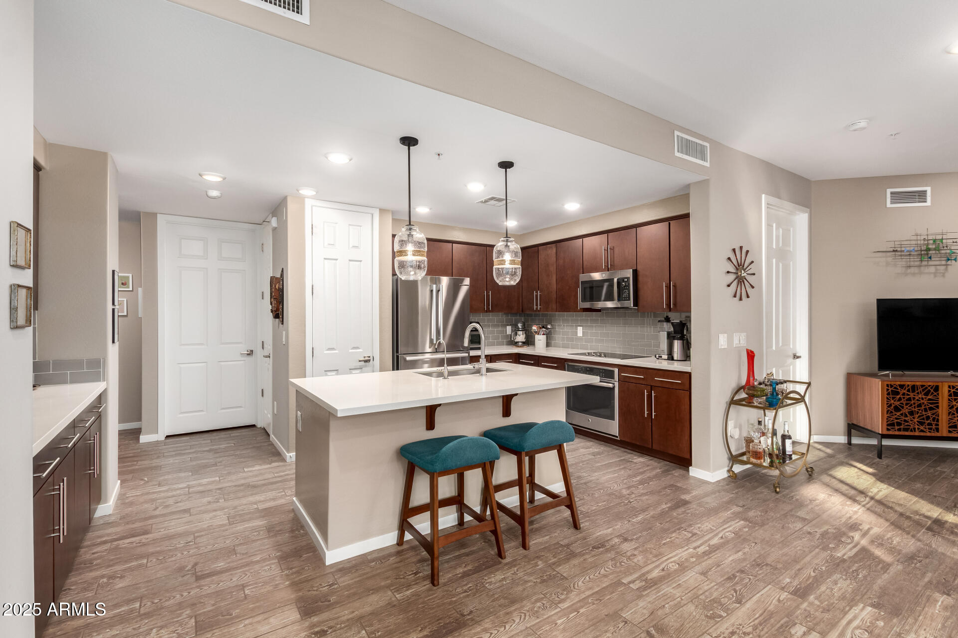 250 W QUEEN CREEK Road 130