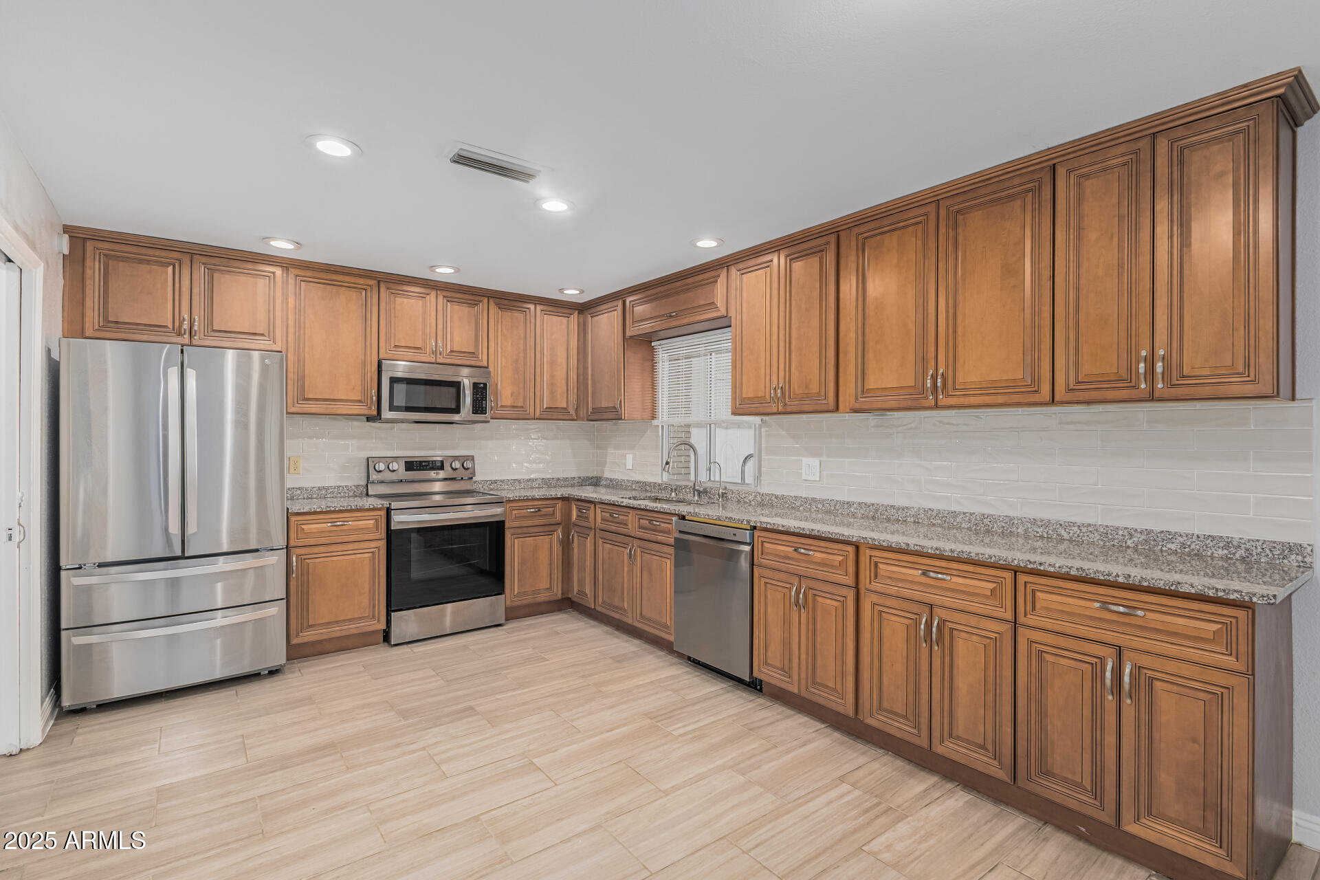 4328 W ALTADENA Avenue