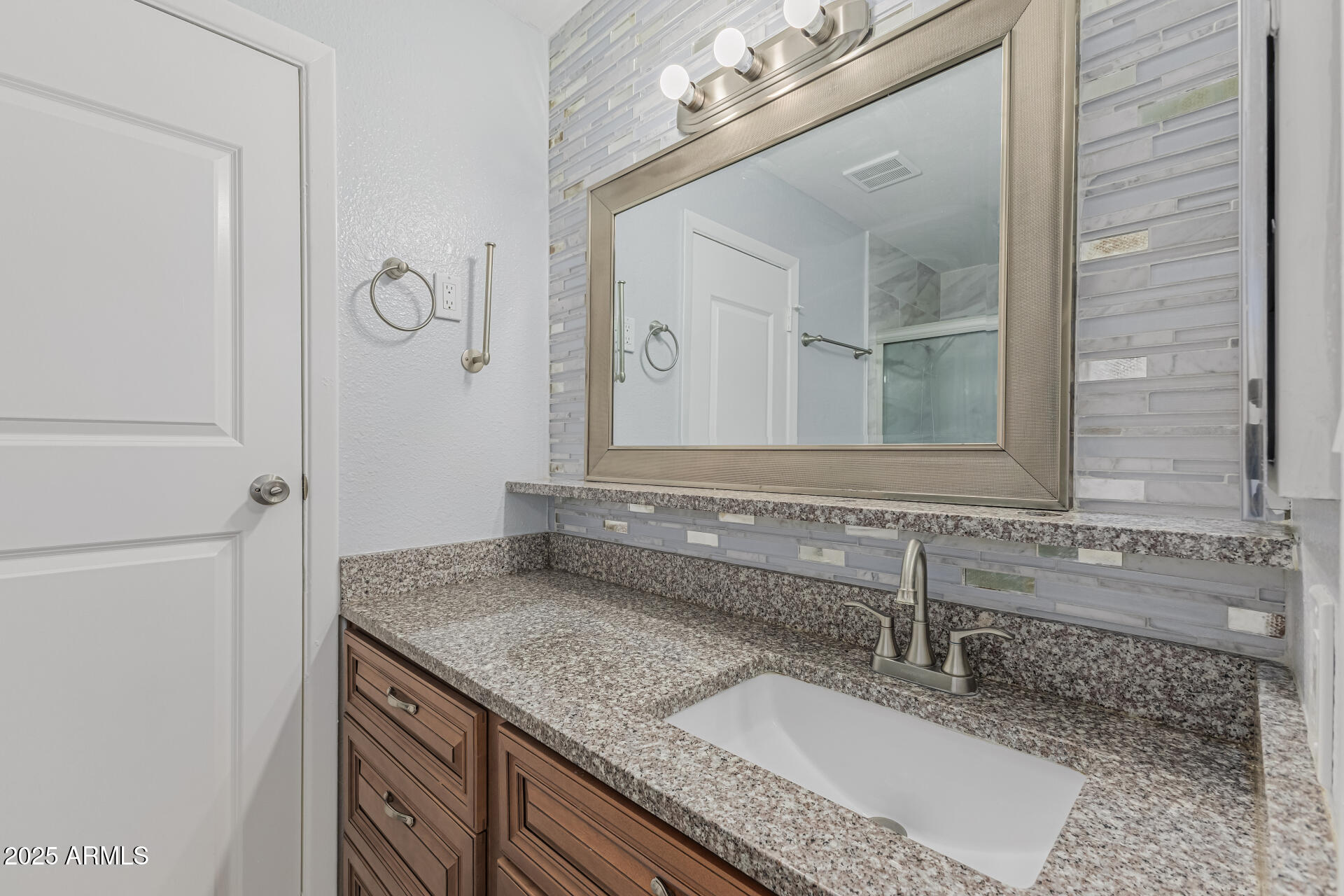 4328 W ALTADENA Avenue