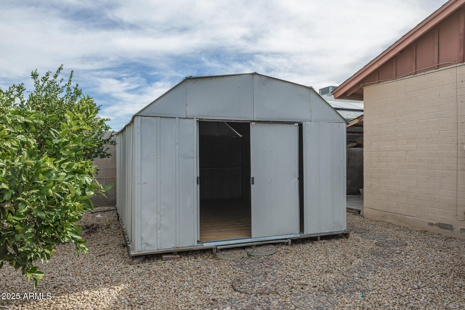 4328 W ALTADENA Avenue