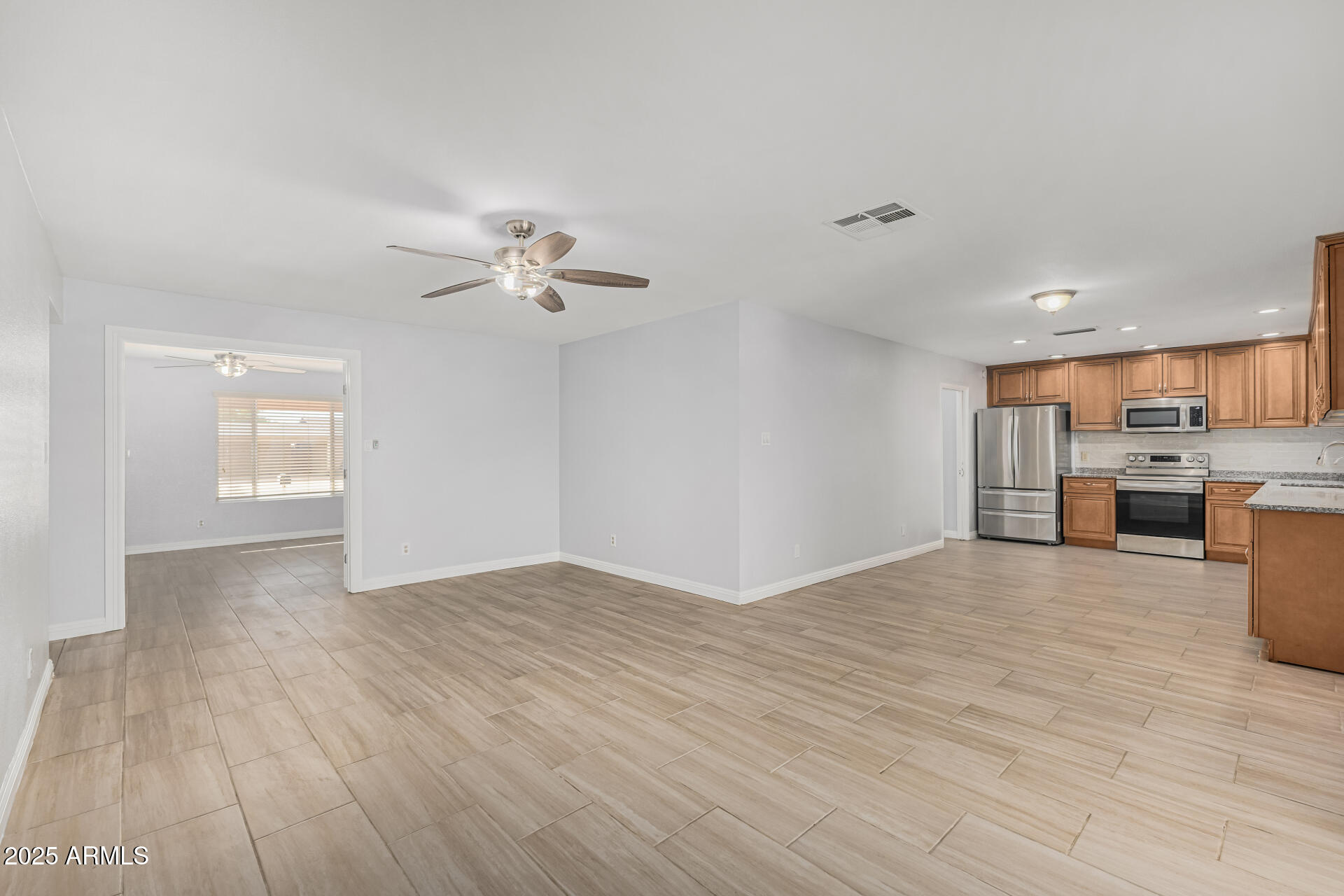 4328 W ALTADENA Avenue