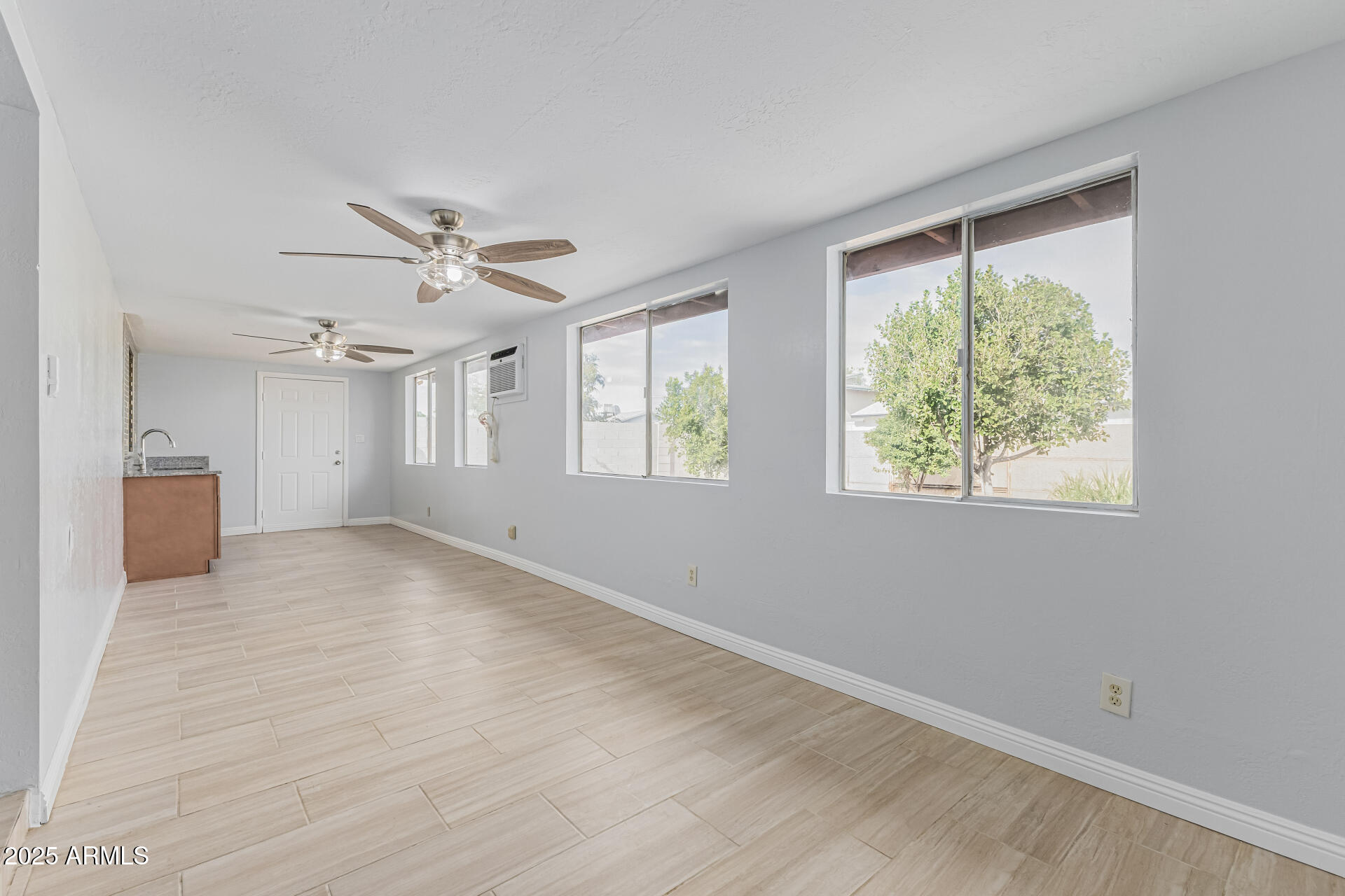 4328 W ALTADENA Avenue