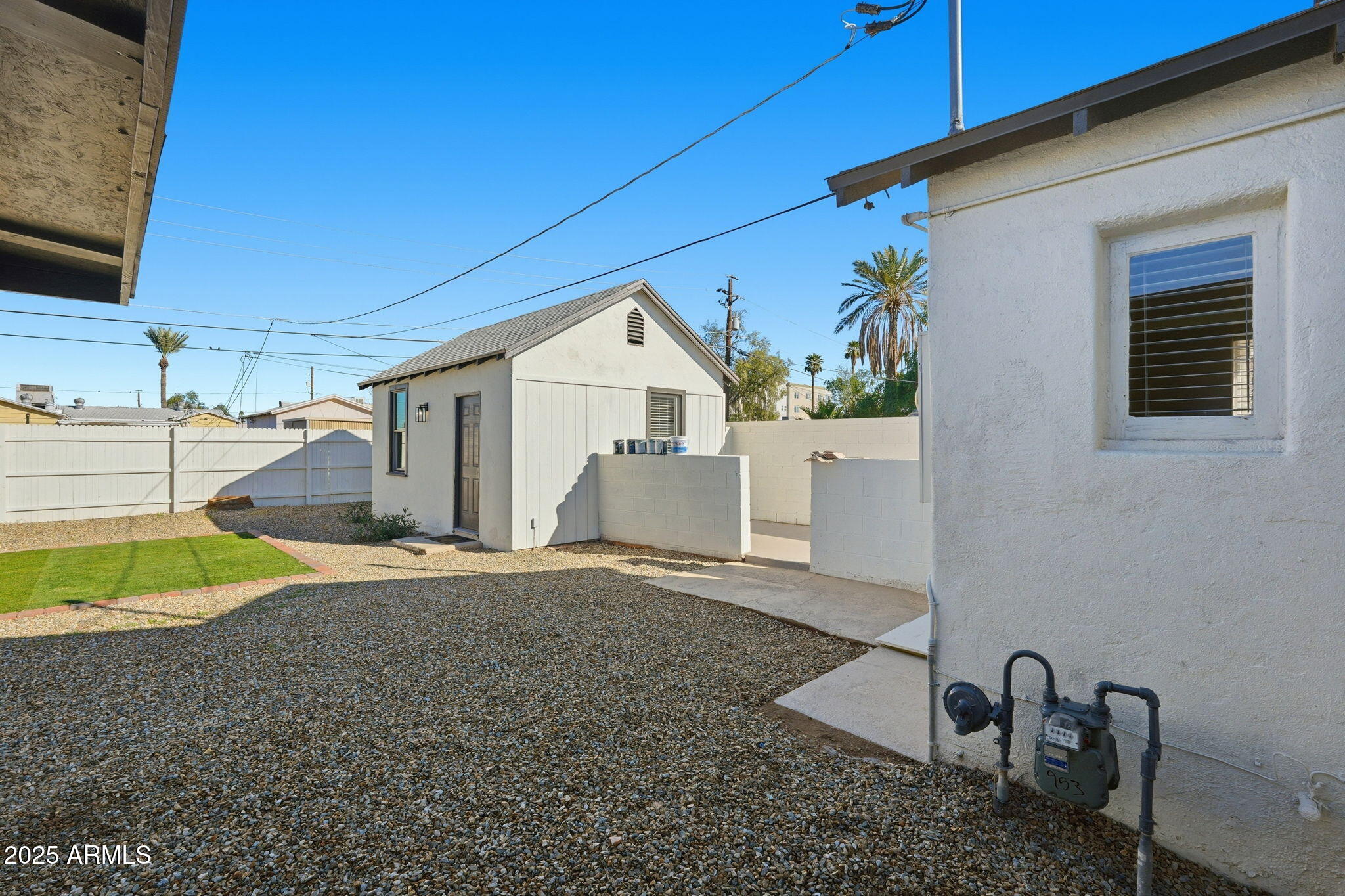 1430 E DIAMOND Street