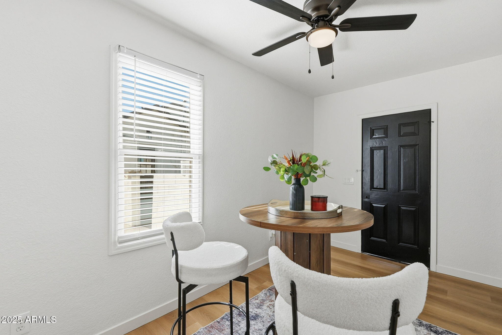 1430 E DIAMOND Street