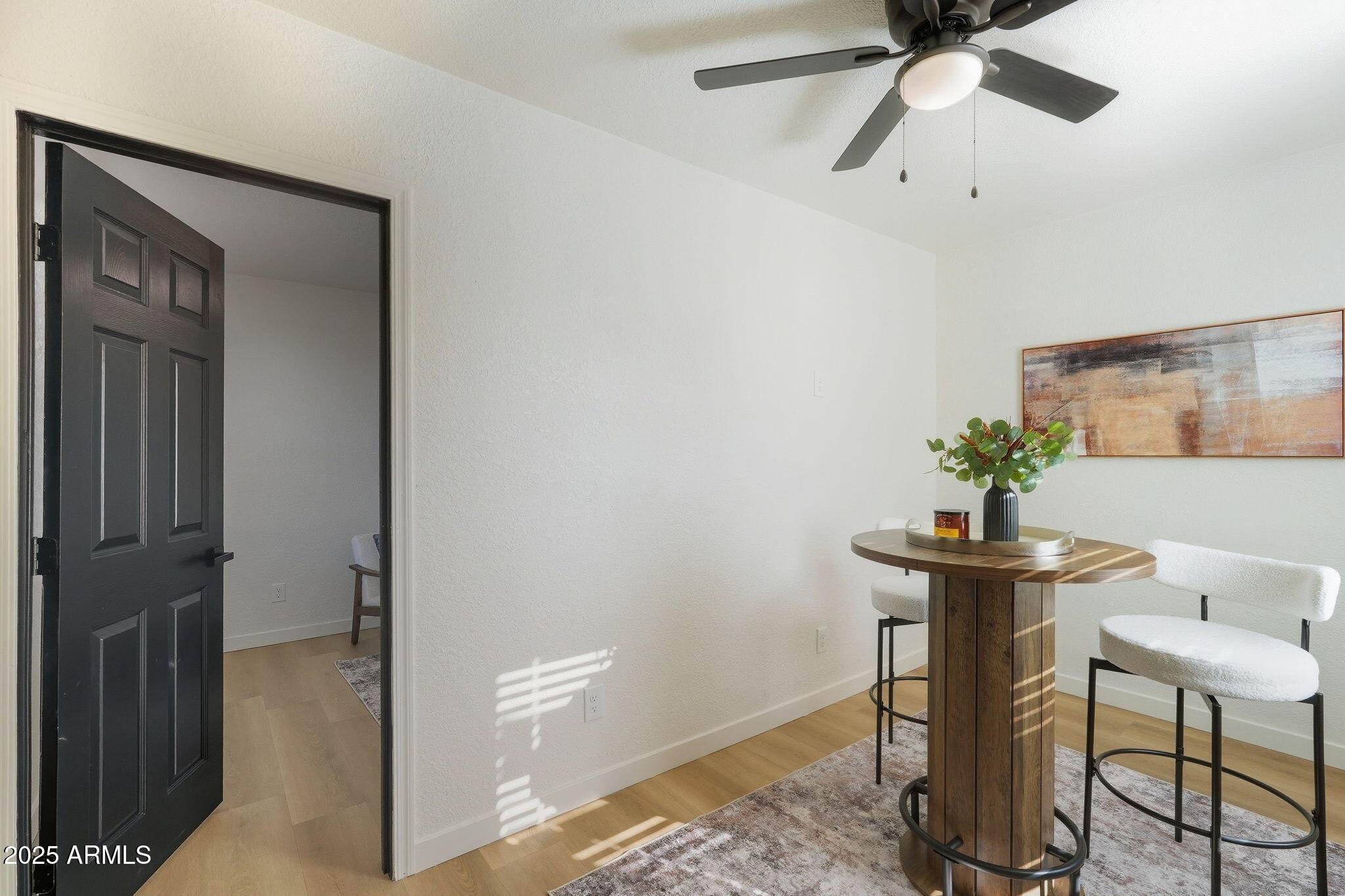 1430 E DIAMOND Street