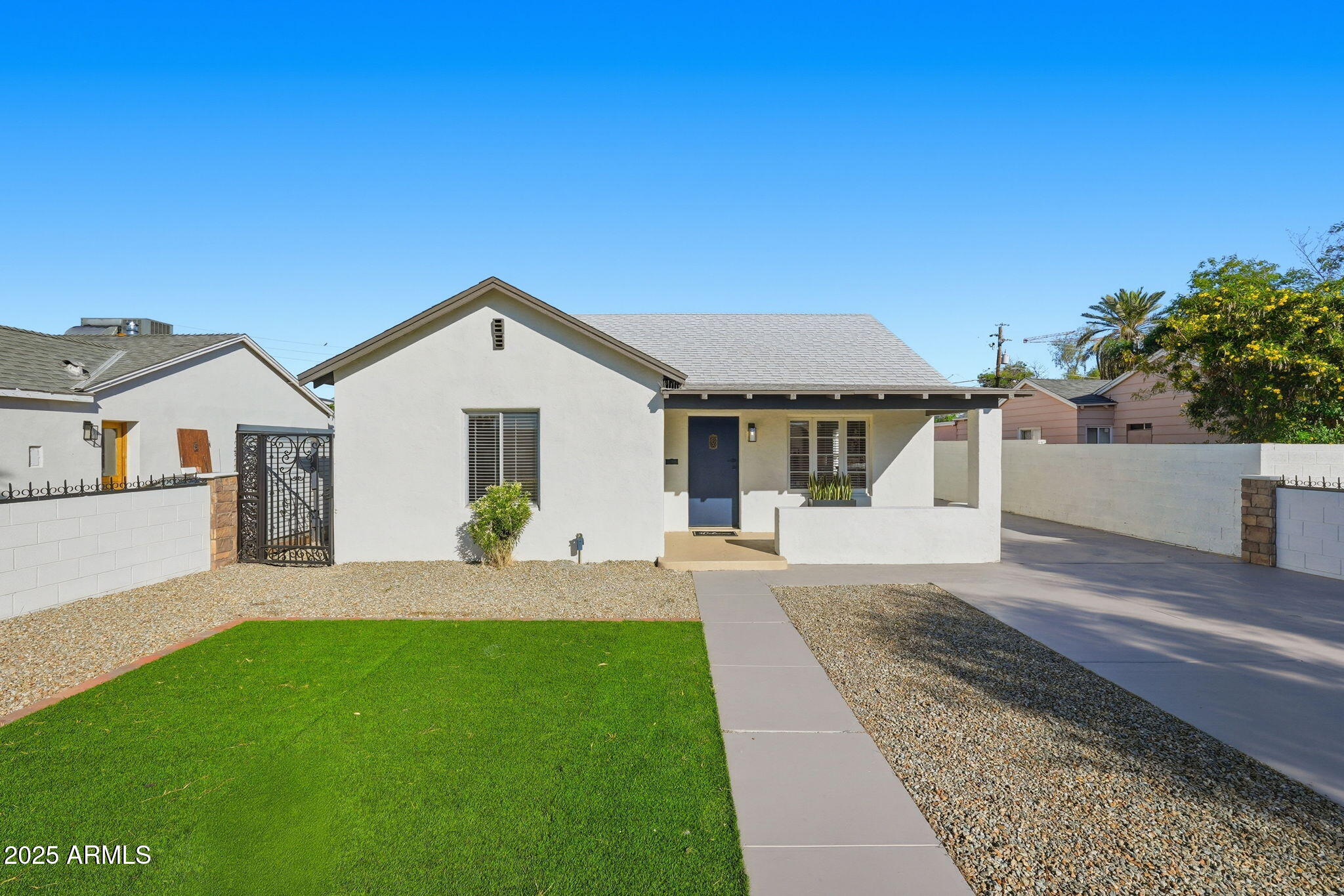 1430 E DIAMOND Street