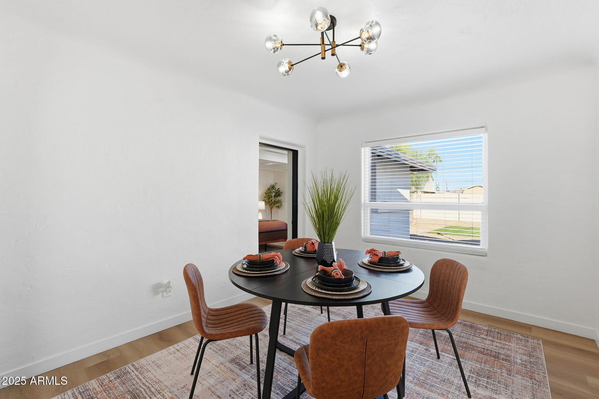 1430 E DIAMOND Street