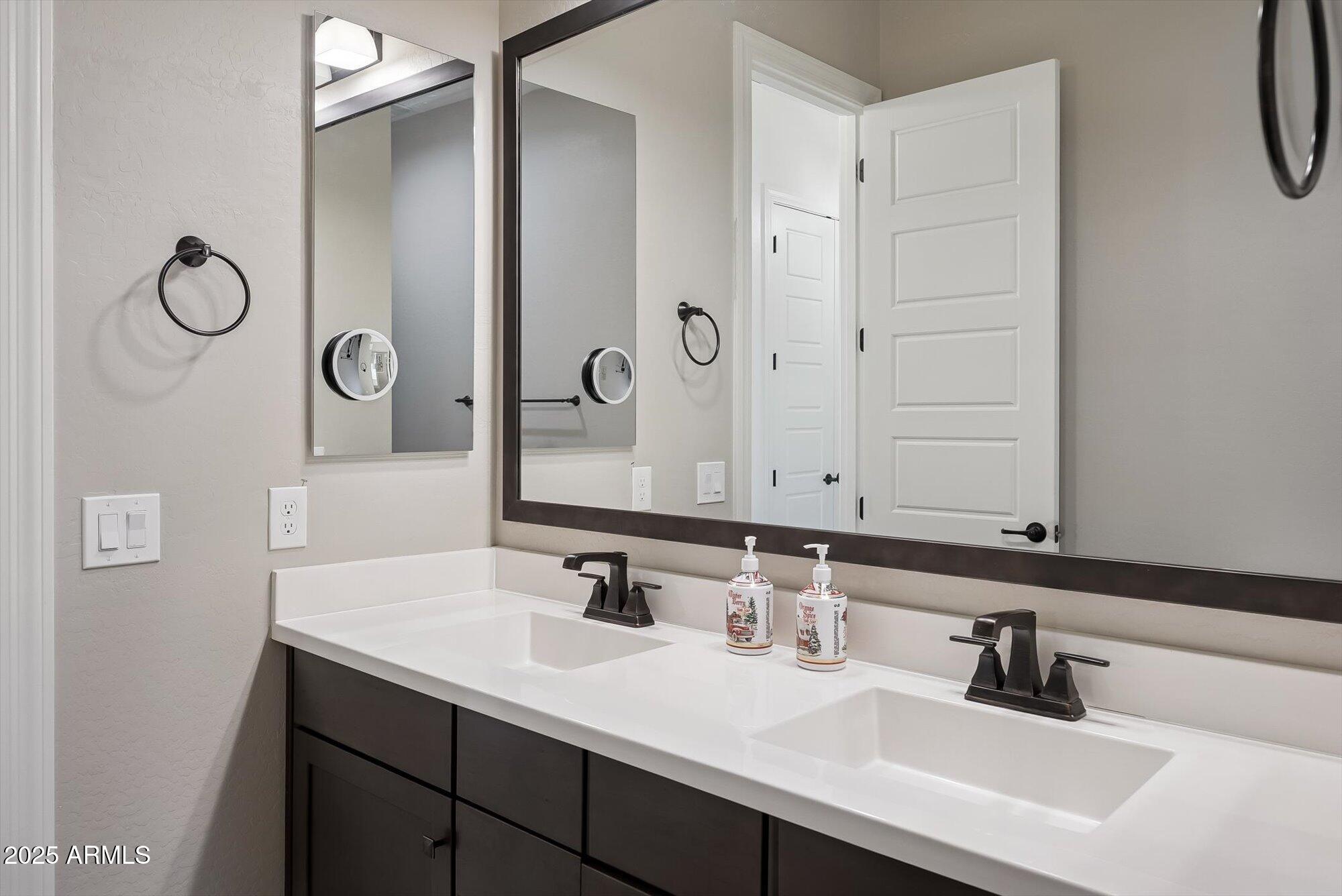 4216 E PRESCOTT Place