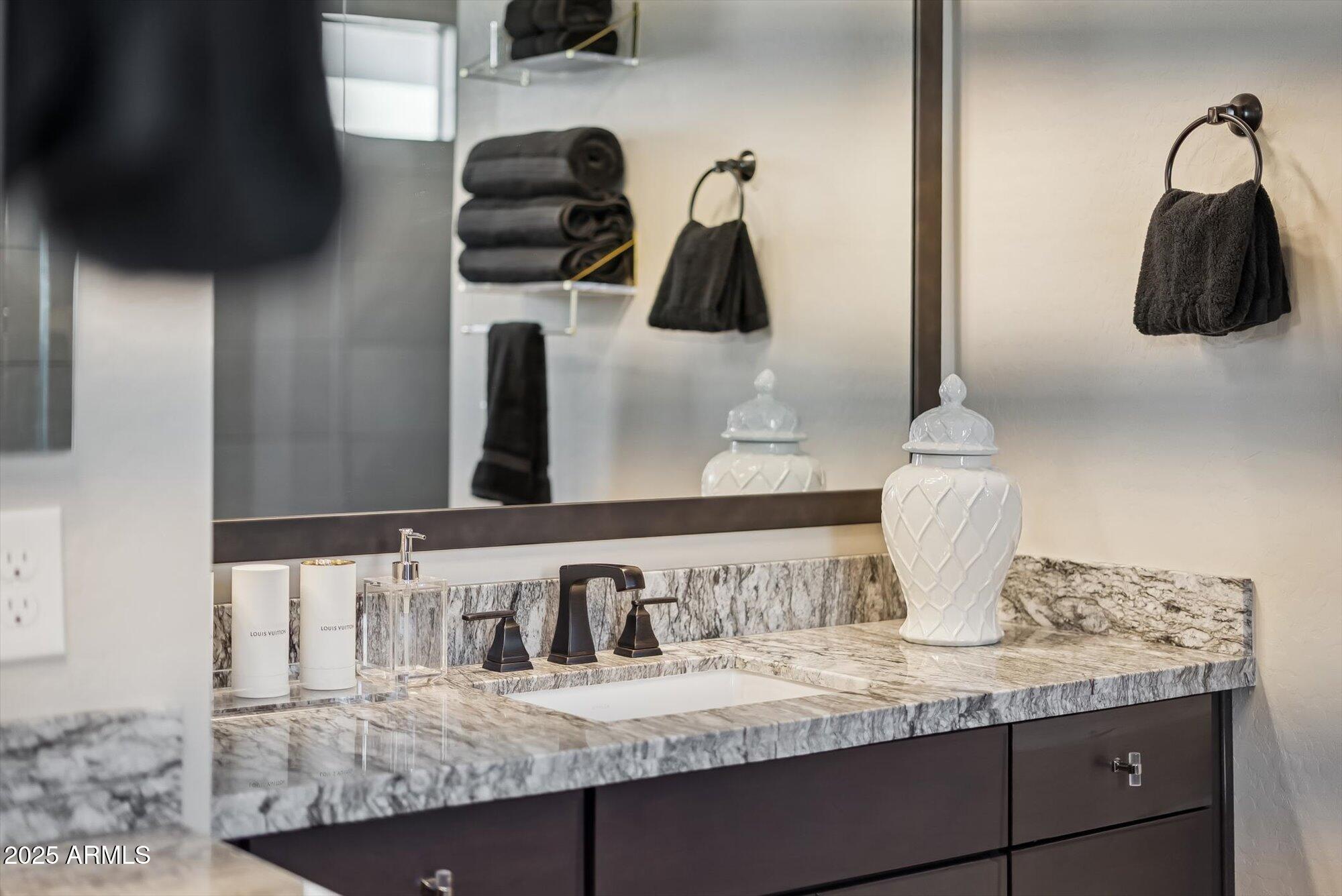 4216 E PRESCOTT Place