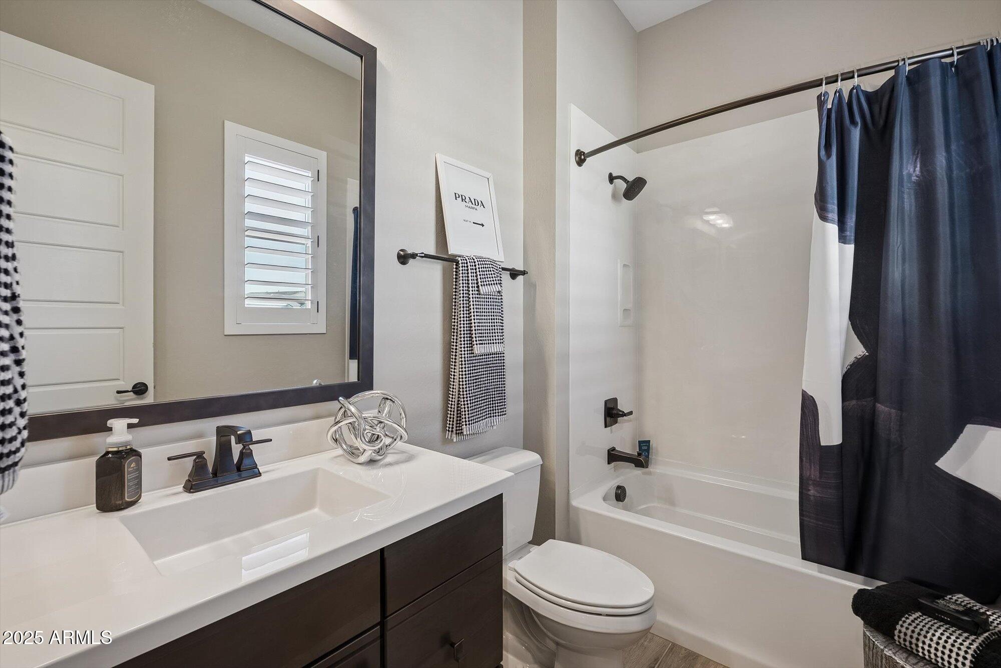 4216 E PRESCOTT Place