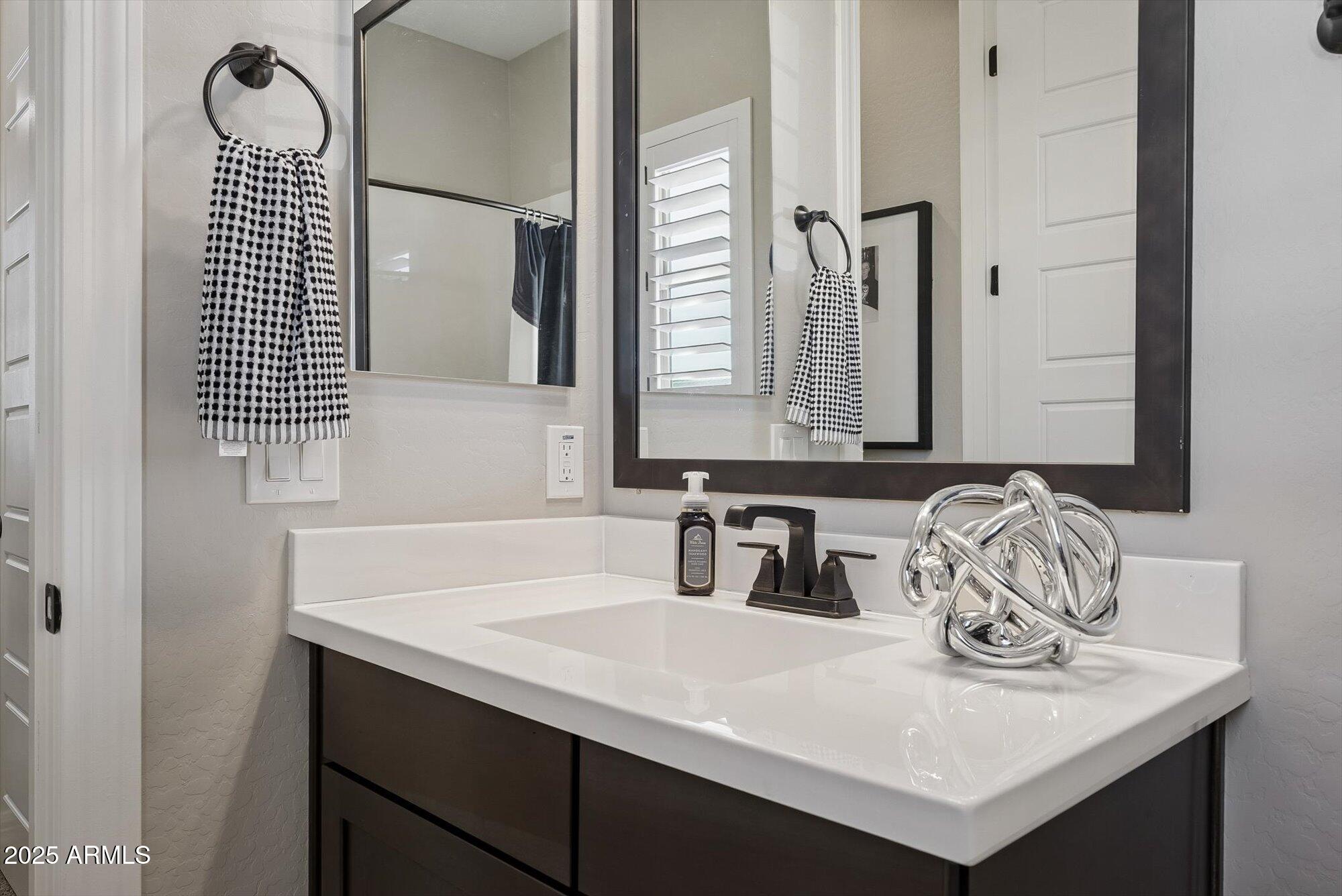 4216 E PRESCOTT Place