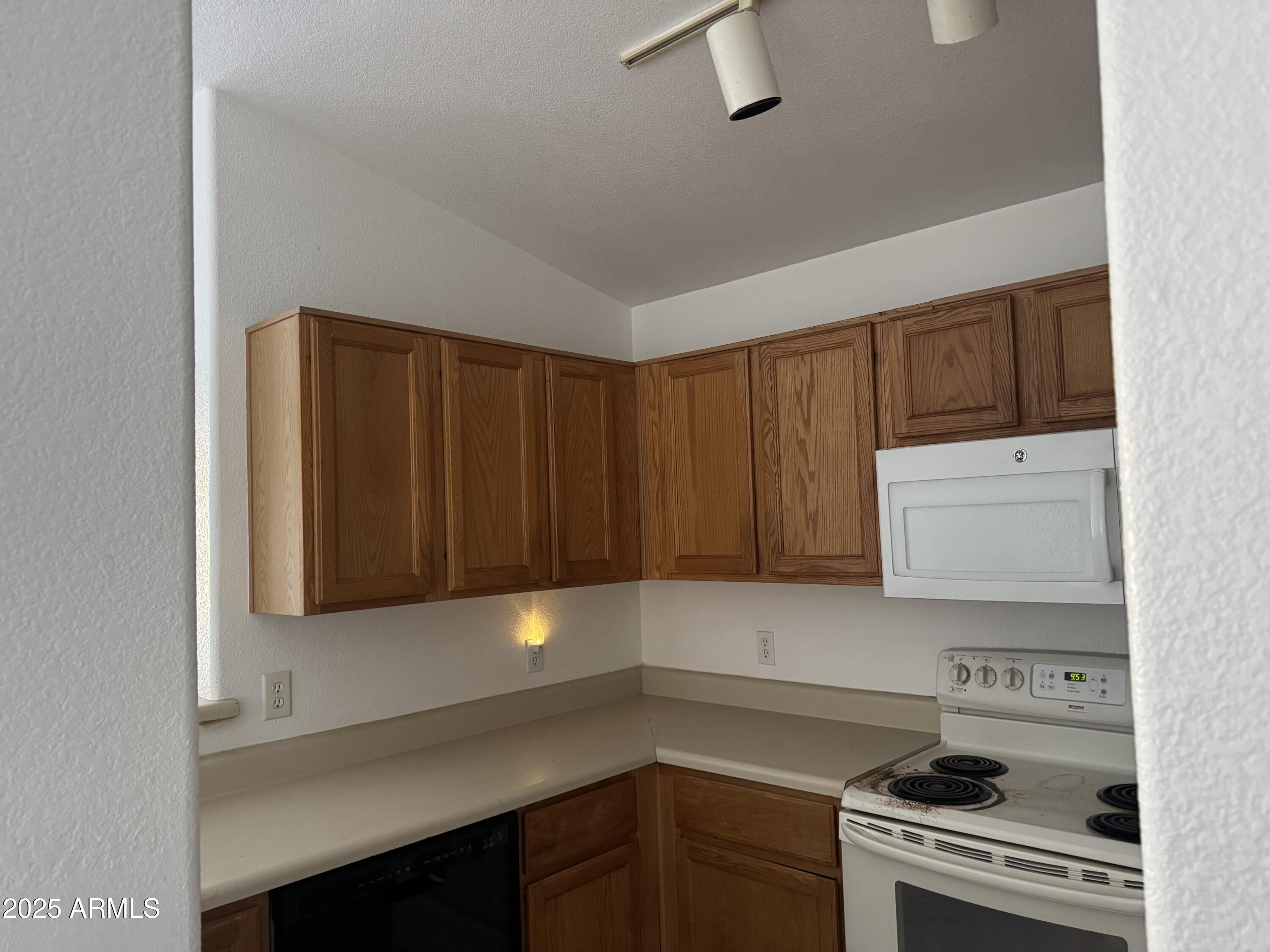 726 S NEBRASKA Street 175