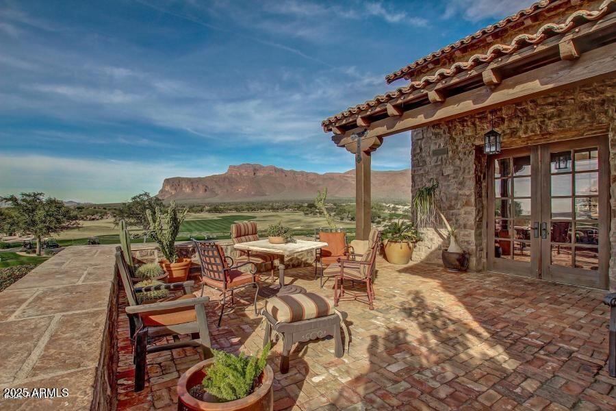 2961 S LOOKOUT Ridge