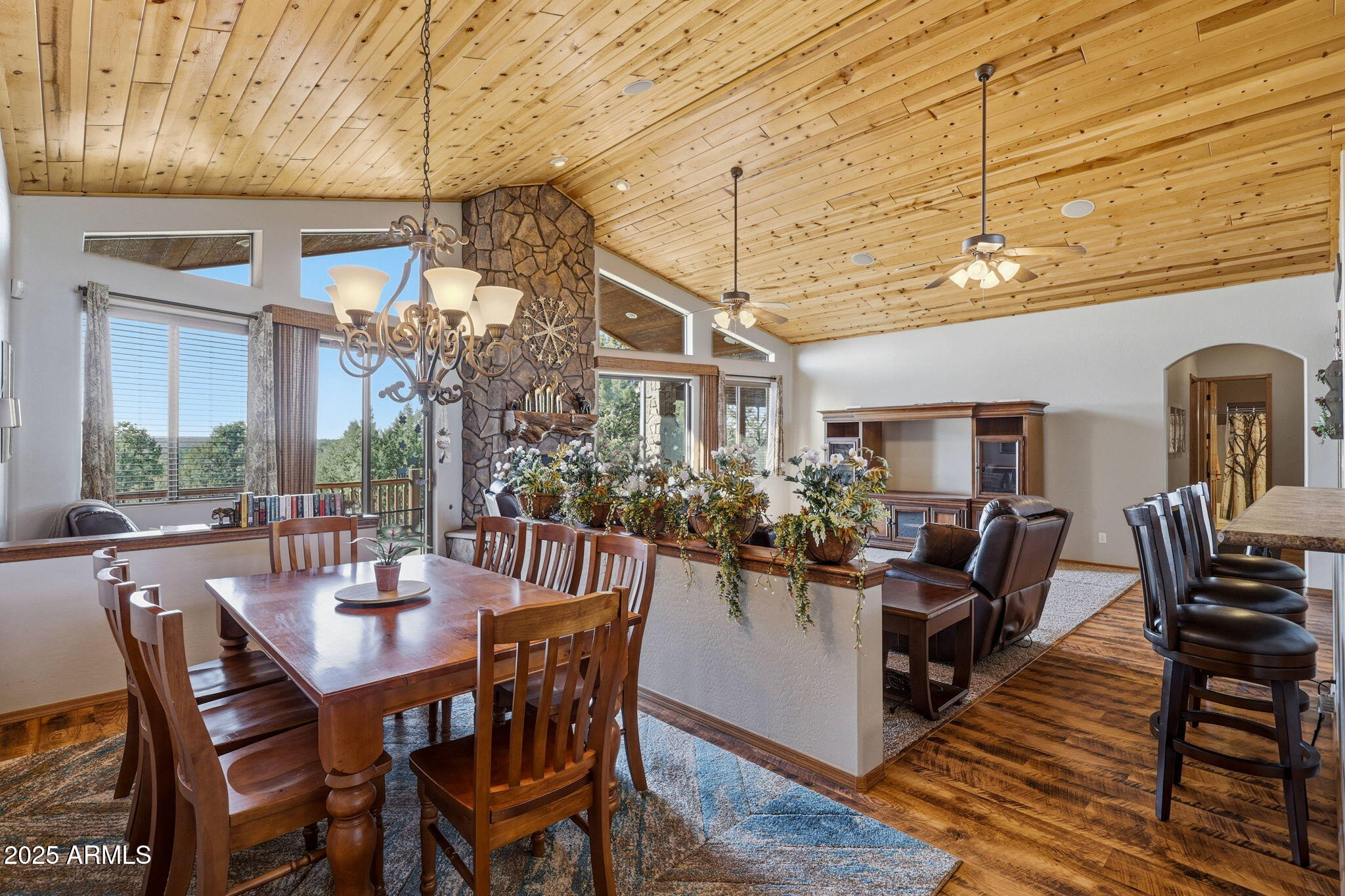 2276 THUNDERBIRD Way