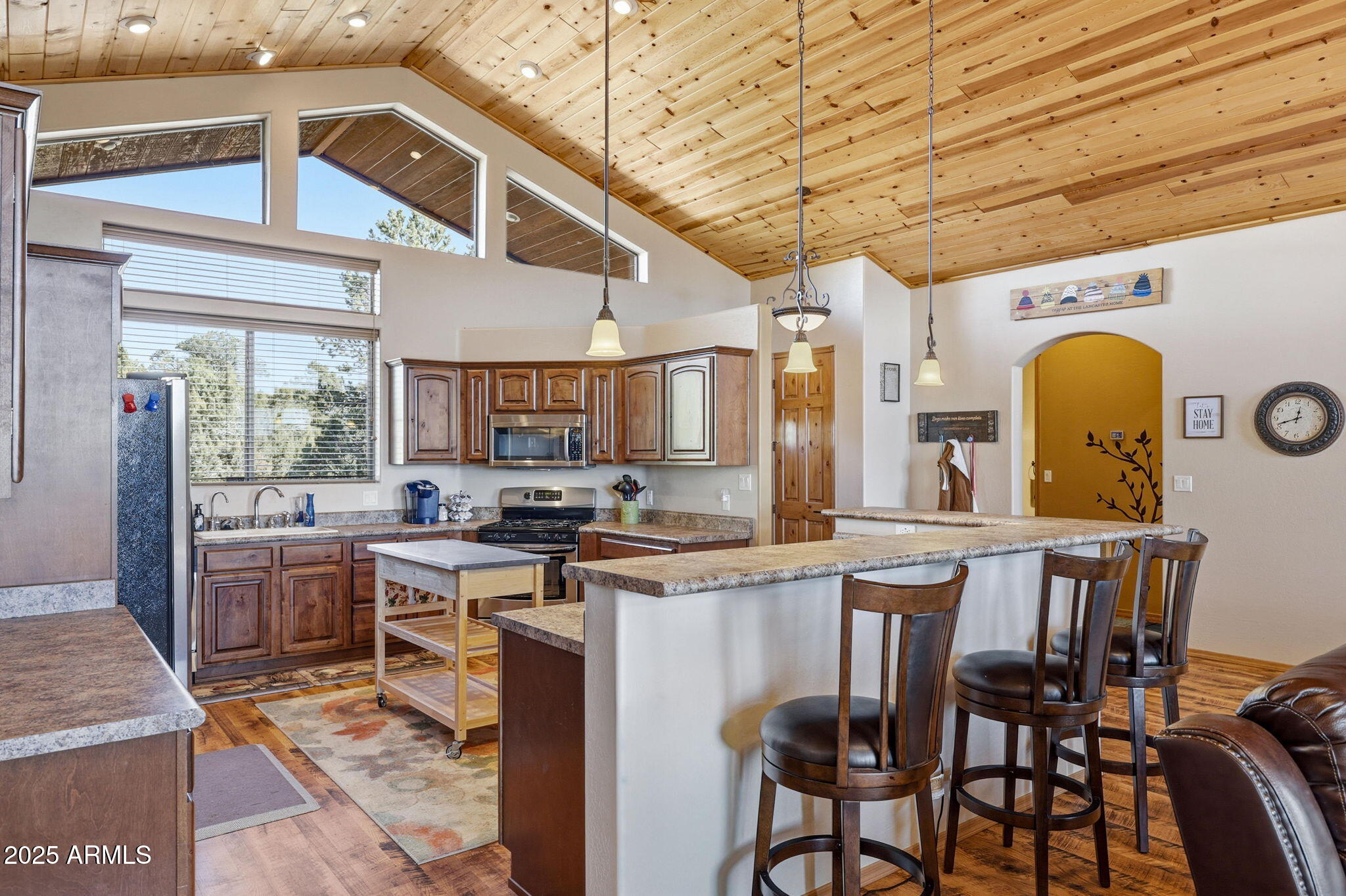 2276 THUNDERBIRD Way