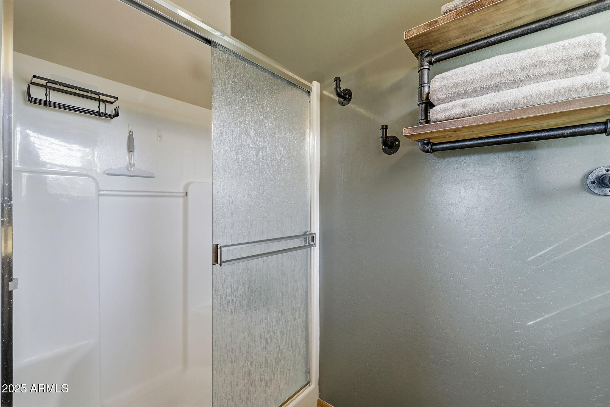 2276 THUNDERBIRD Way