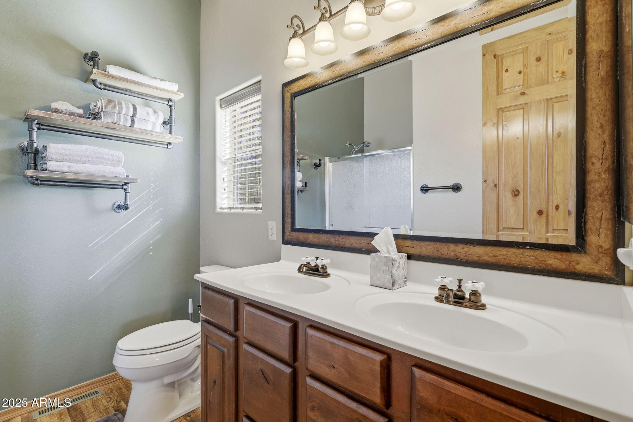 2276 THUNDERBIRD Way