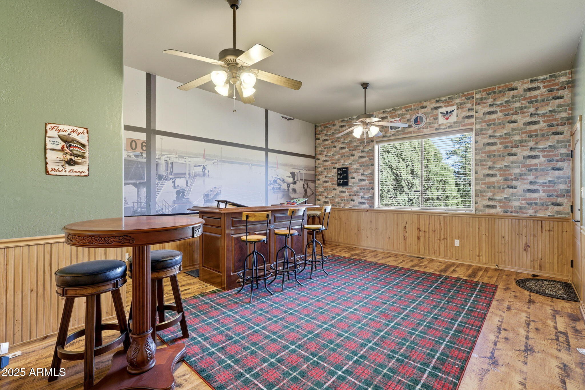 2276 THUNDERBIRD Way