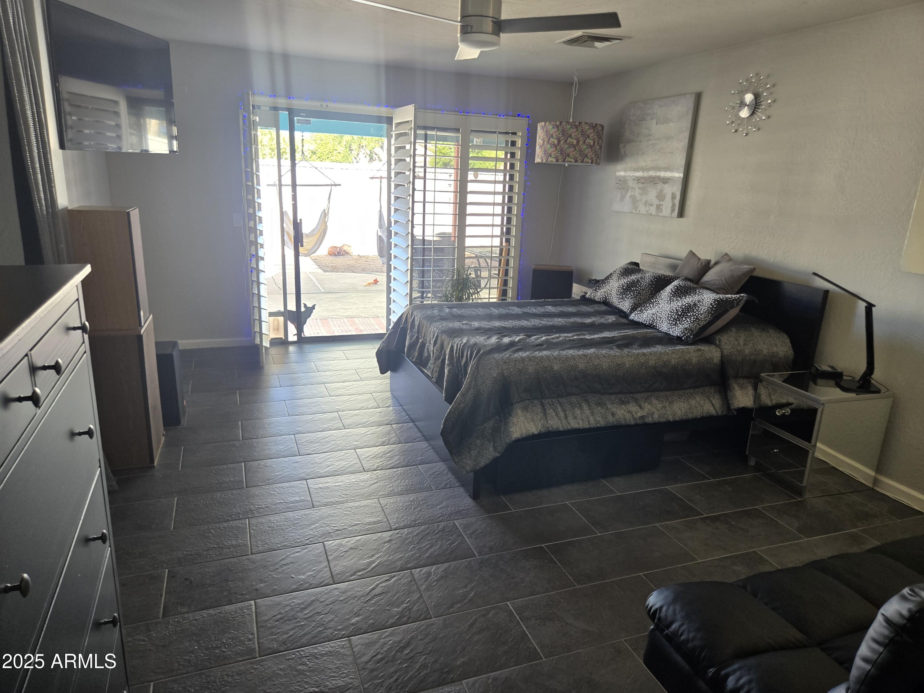 5244 E HANNIBAL Street E