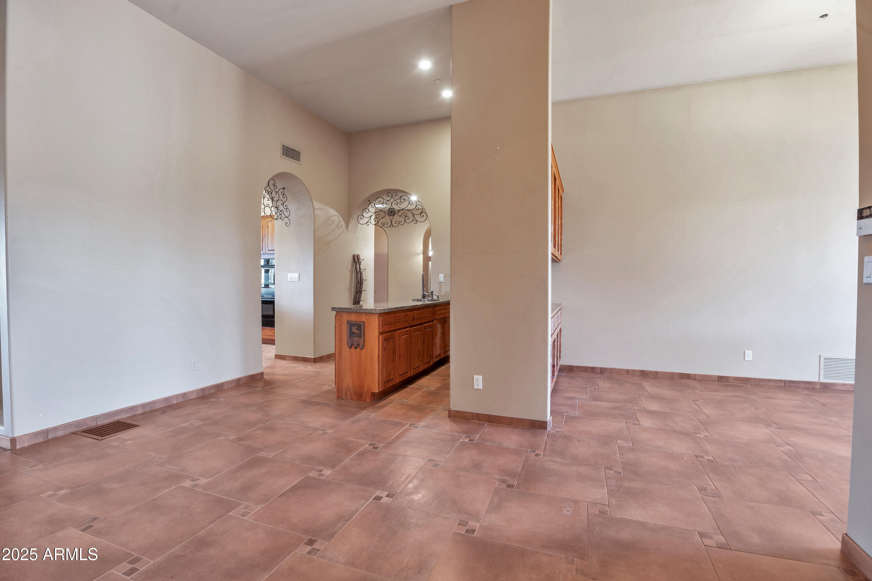 10517 E EVERGREEN Street