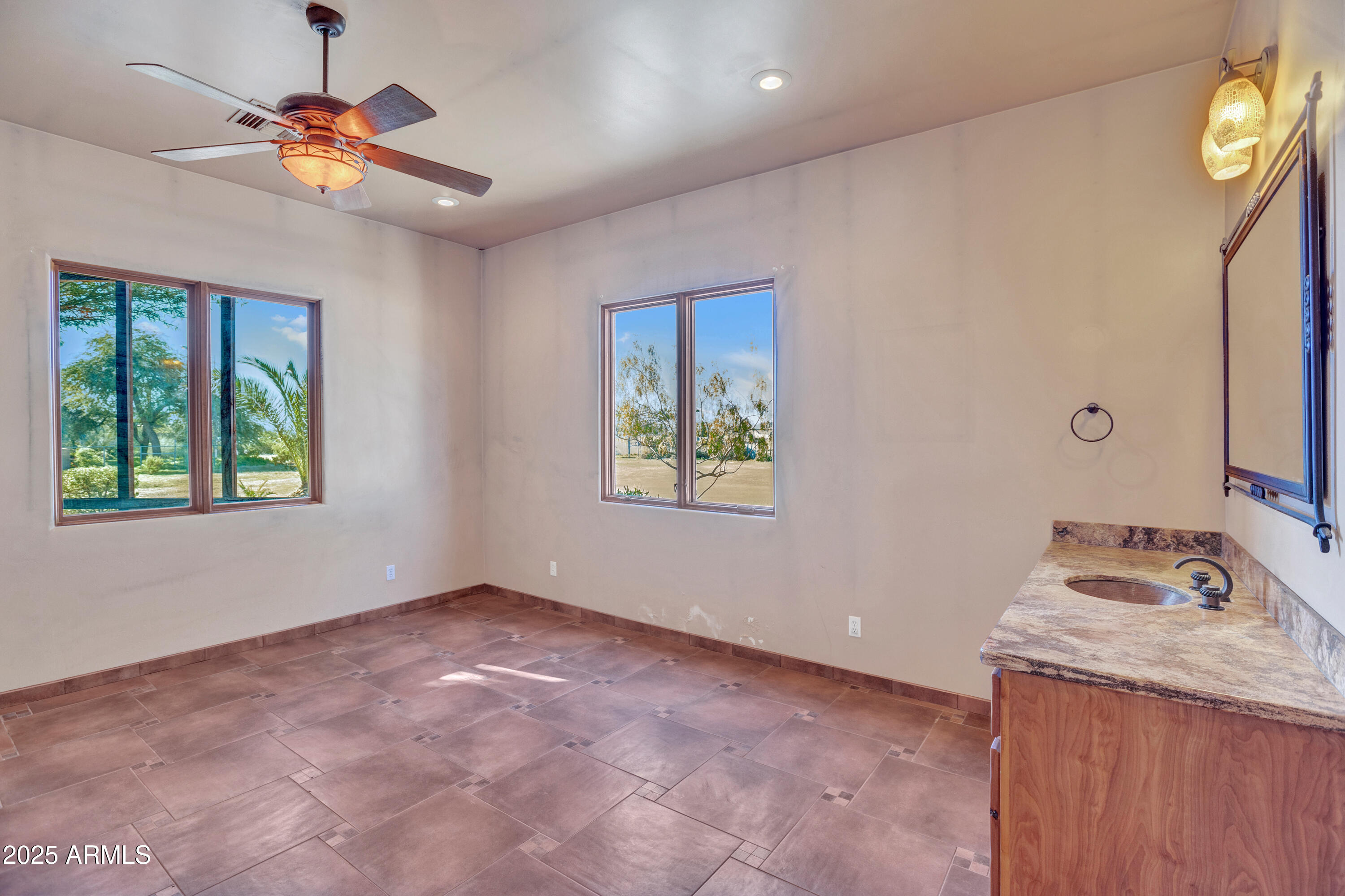 10517 E EVERGREEN Street