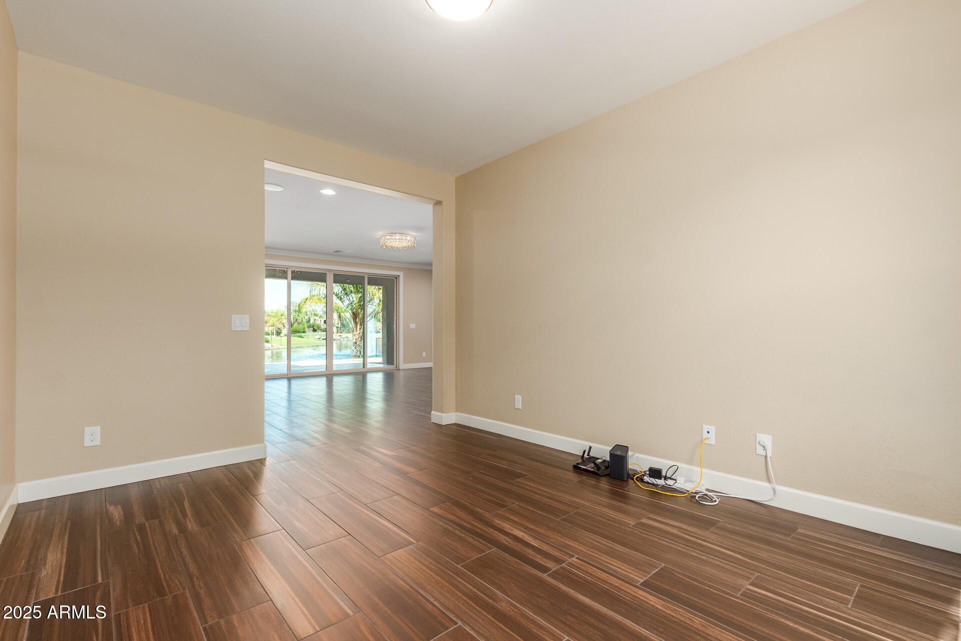 920 W GRAND CANYON Drive