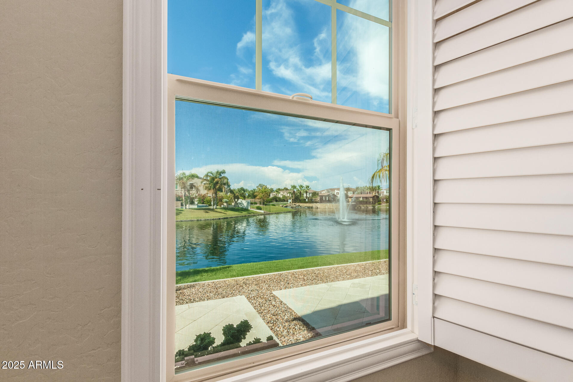 920 W GRAND CANYON Drive