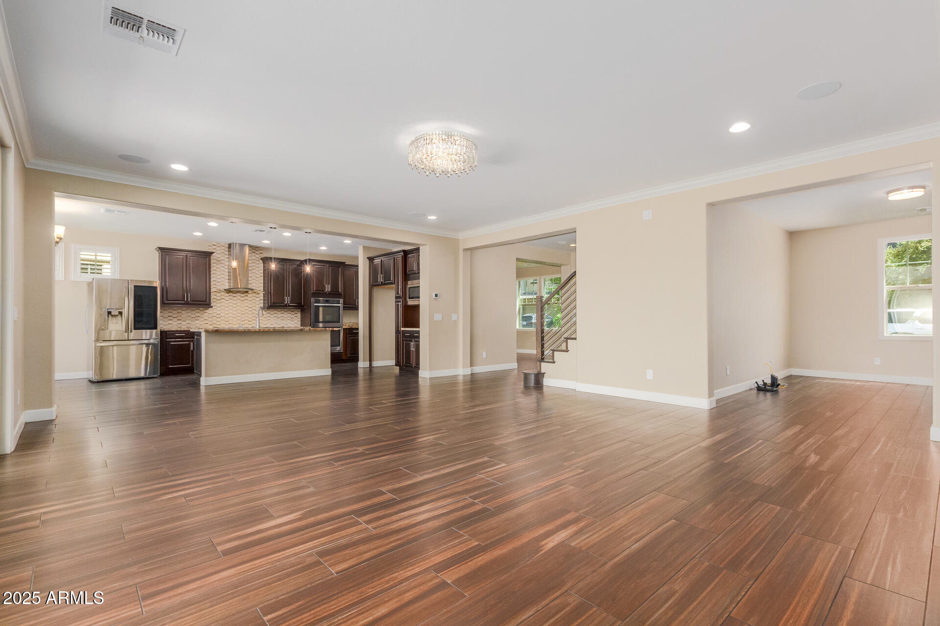 920 W GRAND CANYON Drive