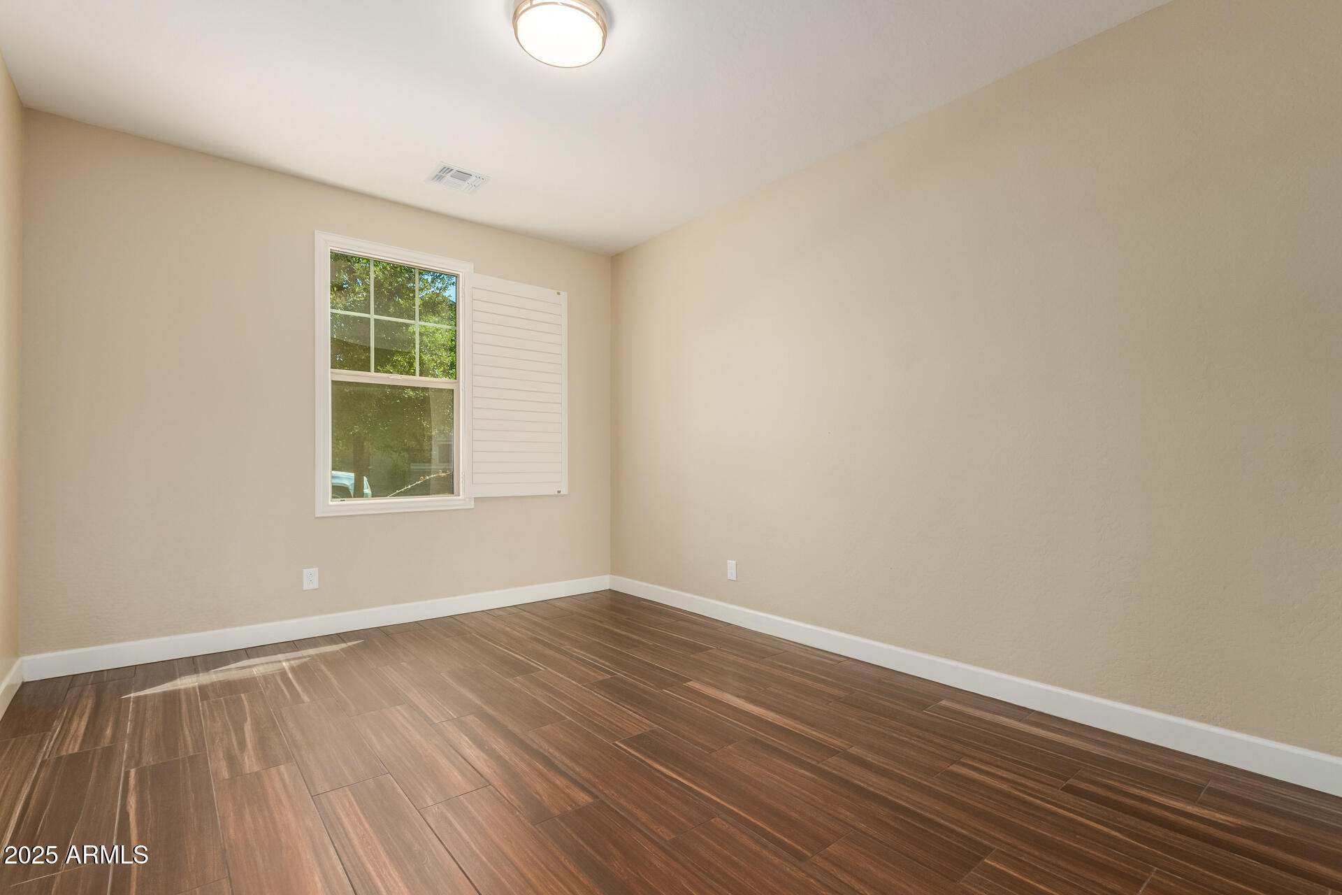 920 W GRAND CANYON Drive