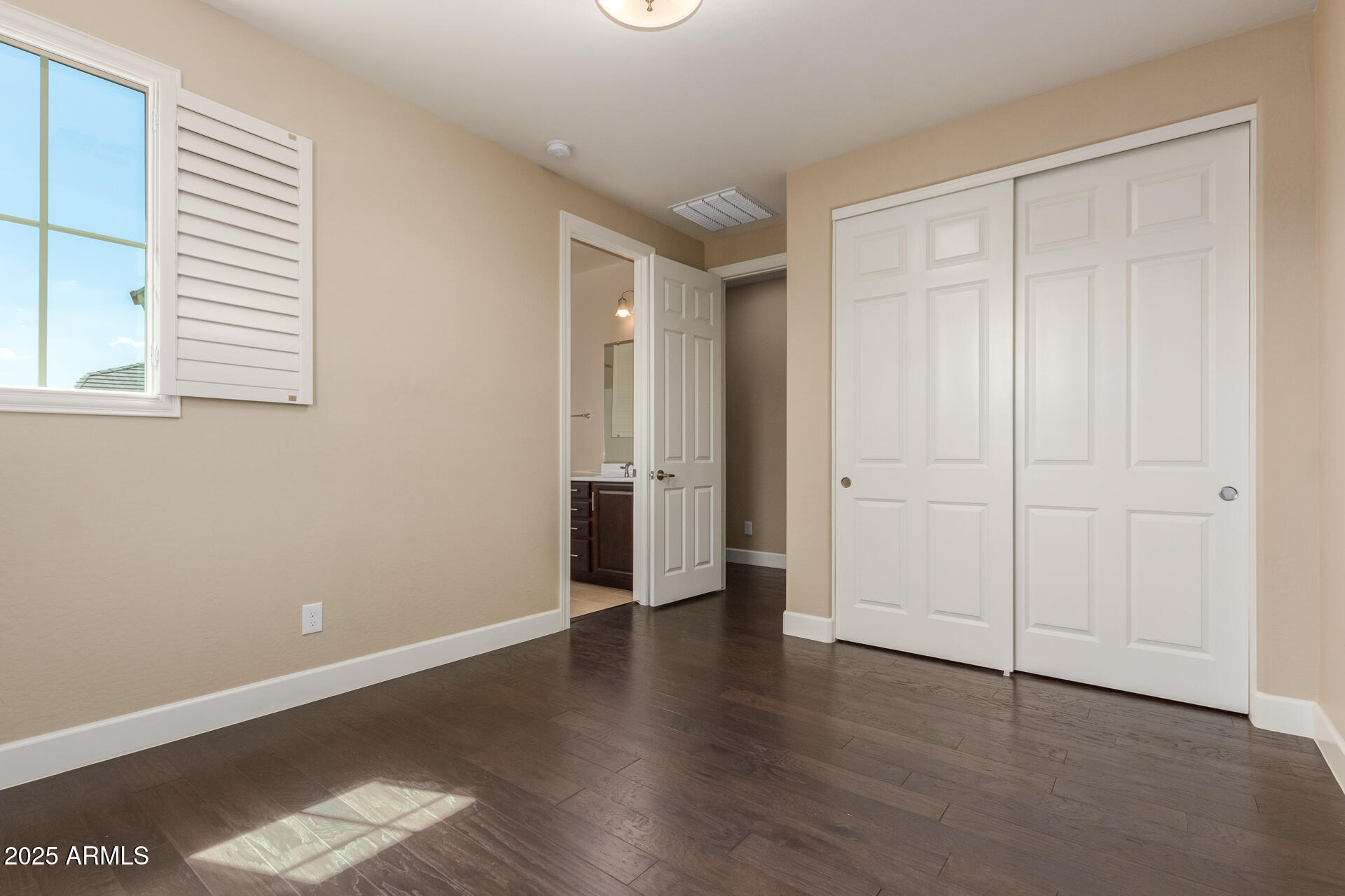 920 W GRAND CANYON Drive