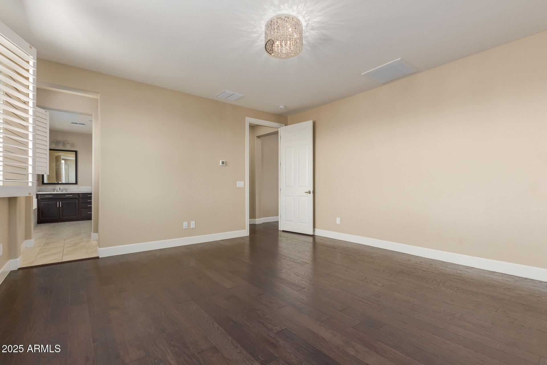 920 W GRAND CANYON Drive