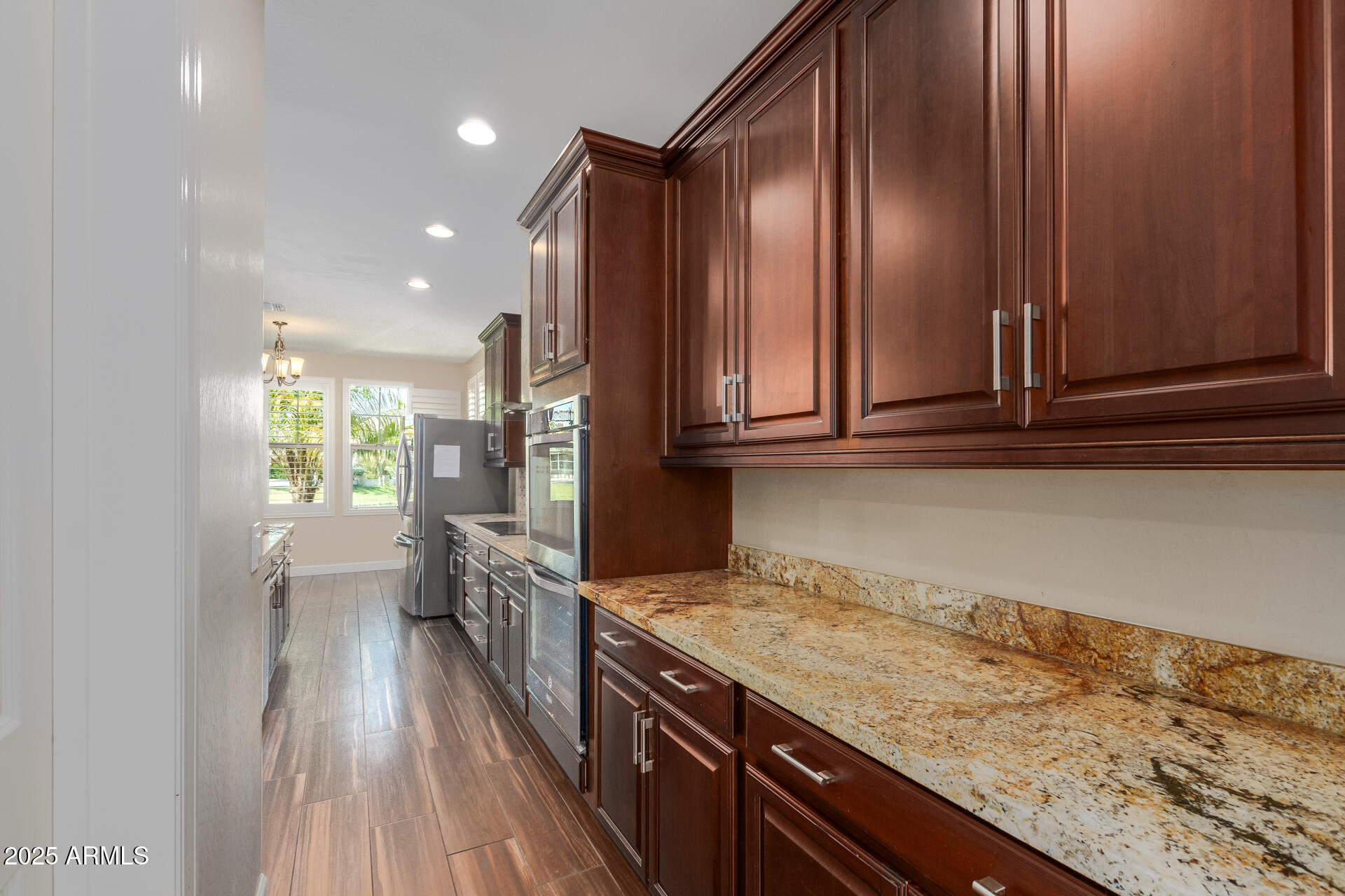 920 W GRAND CANYON Drive