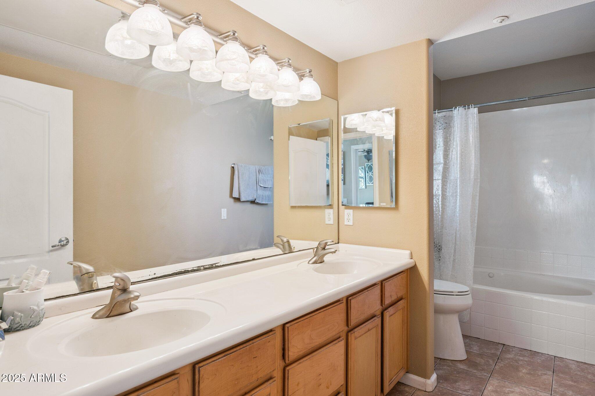 1081 W 1ST Street 16