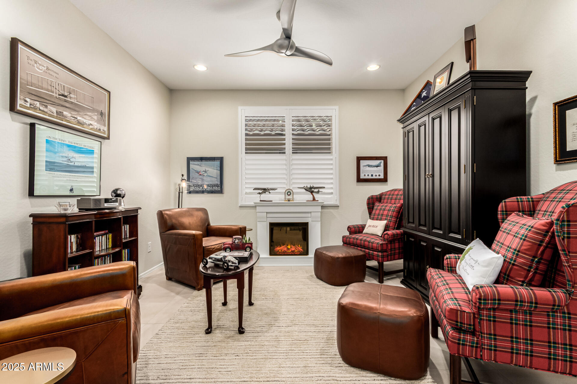 7674 W CACTUS WREN Way