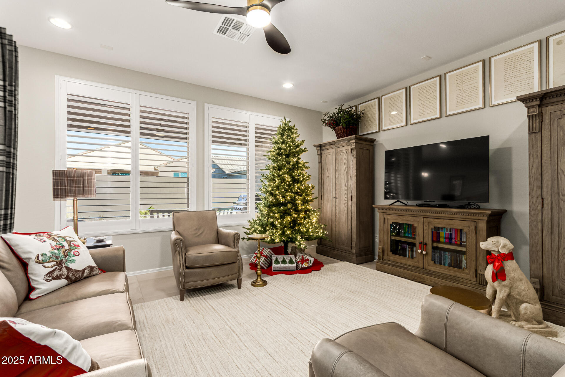 7674 W CACTUS WREN Way