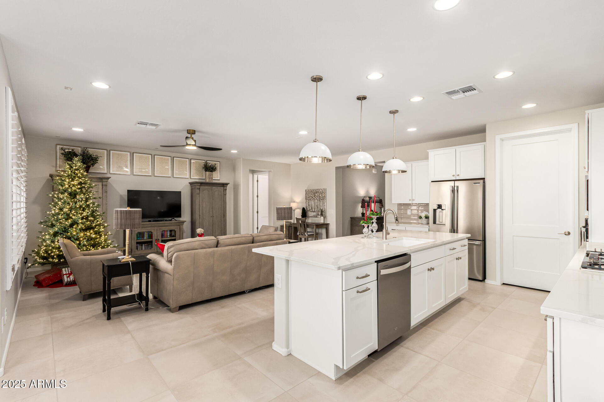 7674 W CACTUS WREN Way