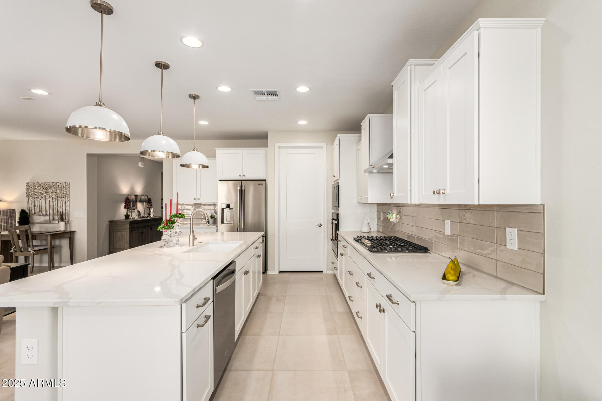 7674 W CACTUS WREN Way