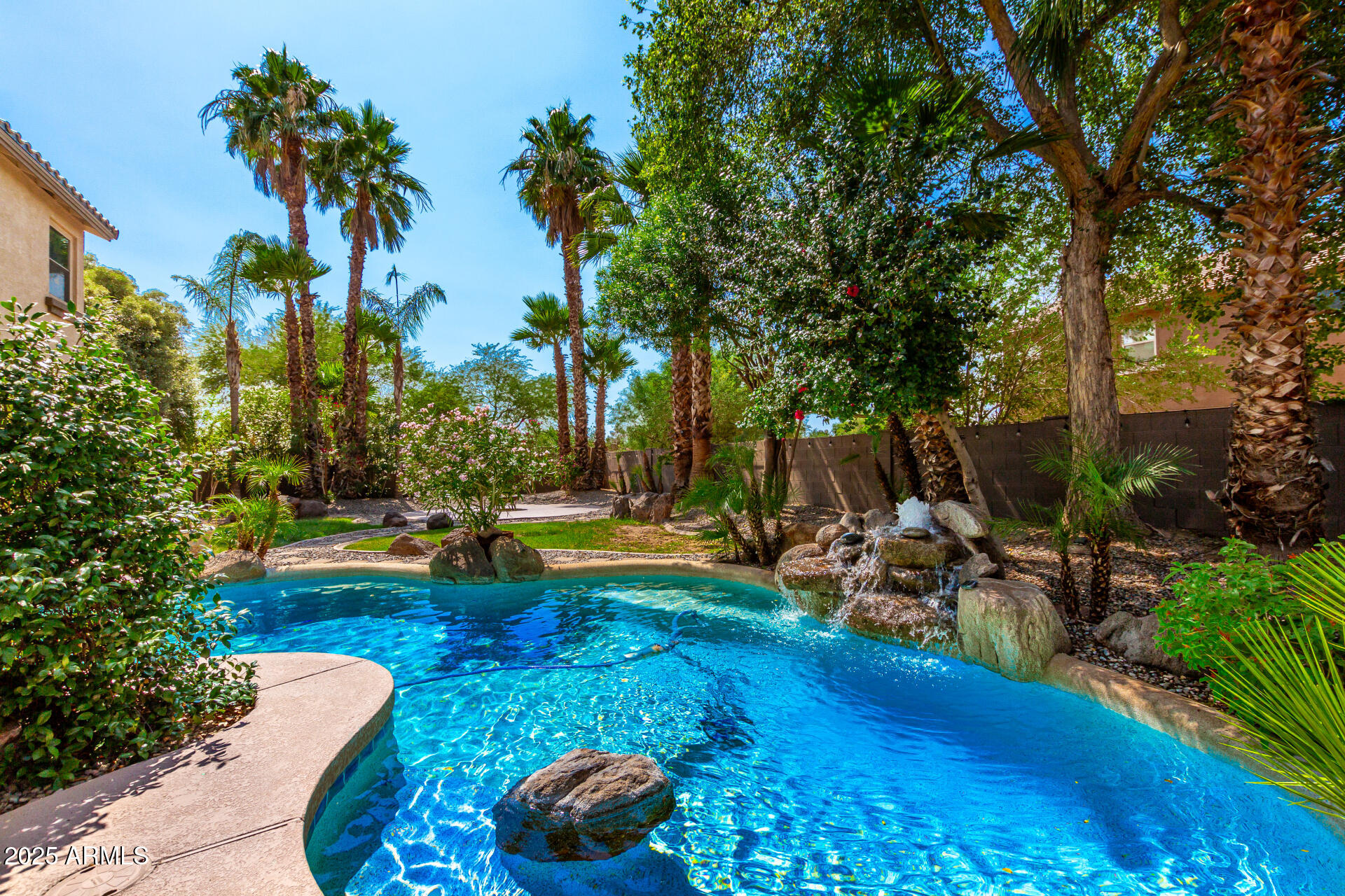 18402 E OAK HILL Lane